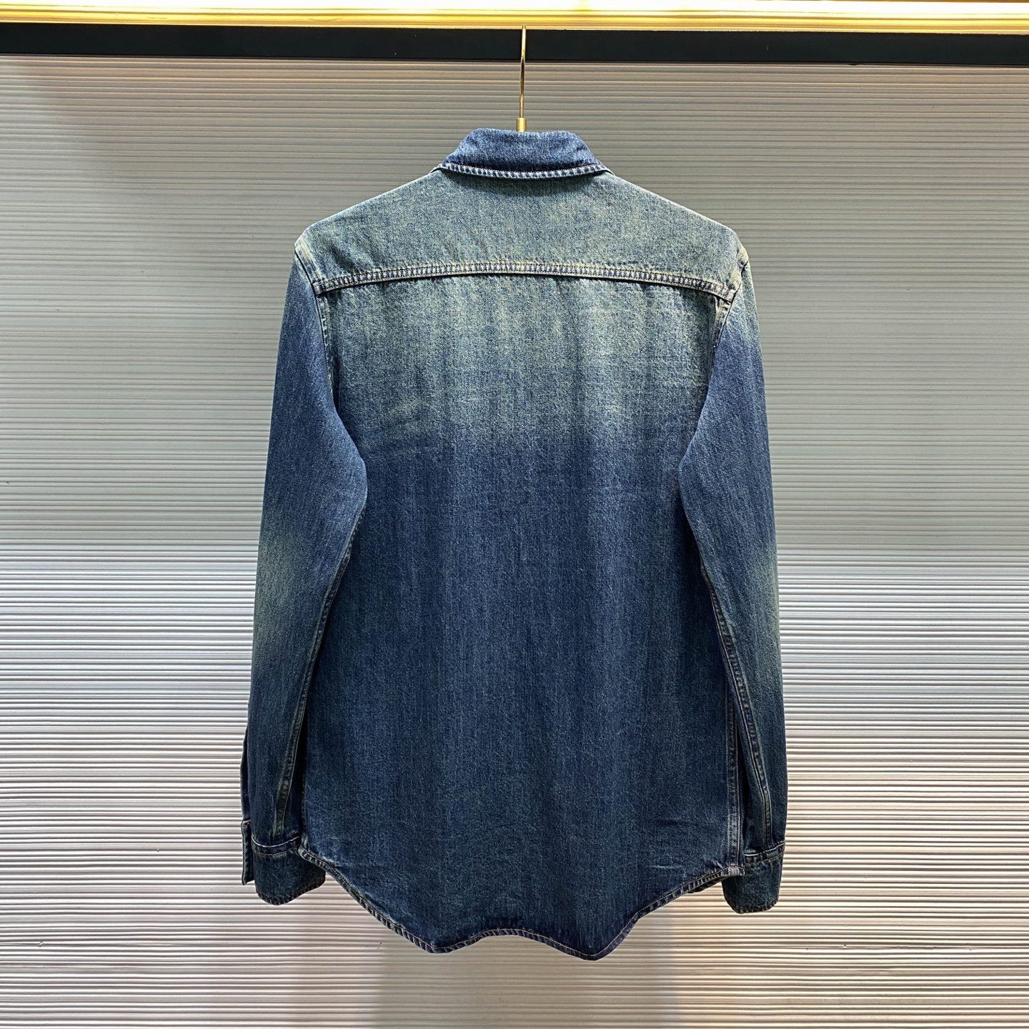 그라데이션 데님 셔츠 (gradient denim shirt)