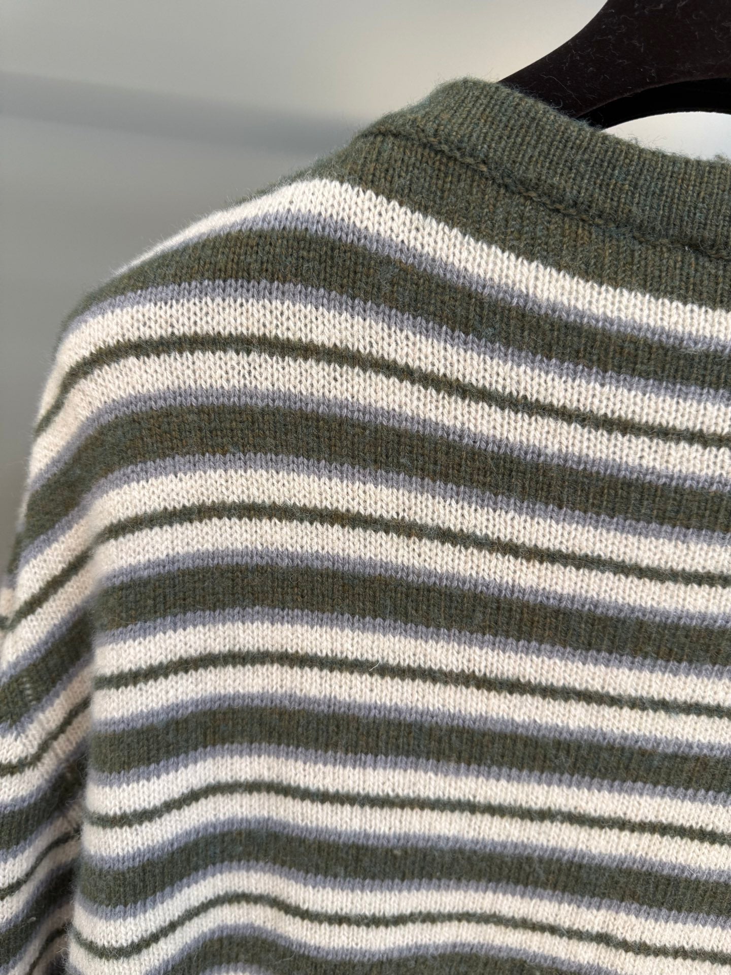 보트넥 티셔츠 (boat neck t-shirt)