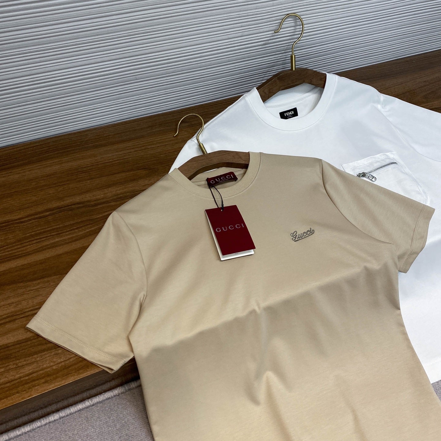 클래식 반팔티셔츠 (Classic short sleeve t-shirt)