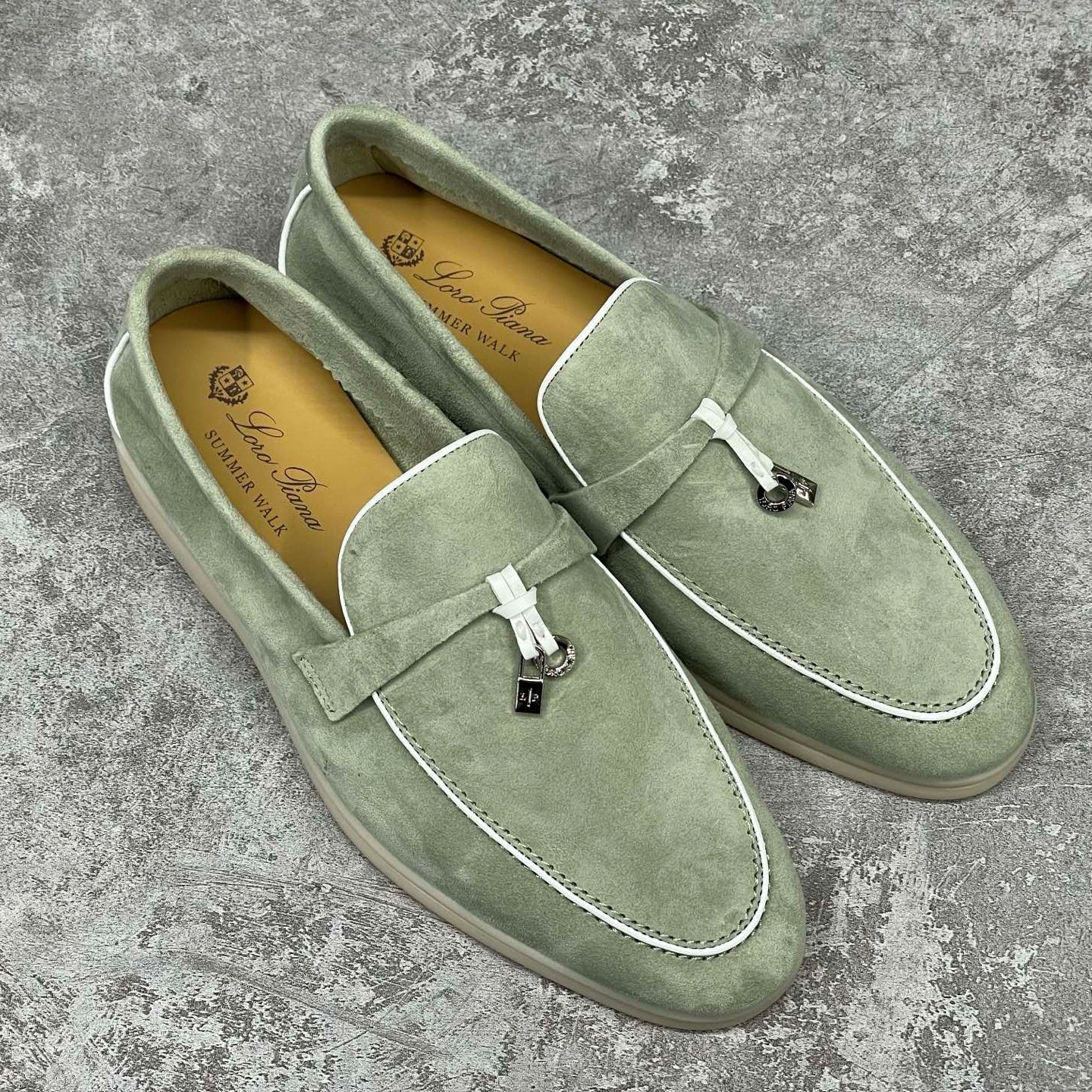 샌드스톤 로퍼 (Sandstone loafers)