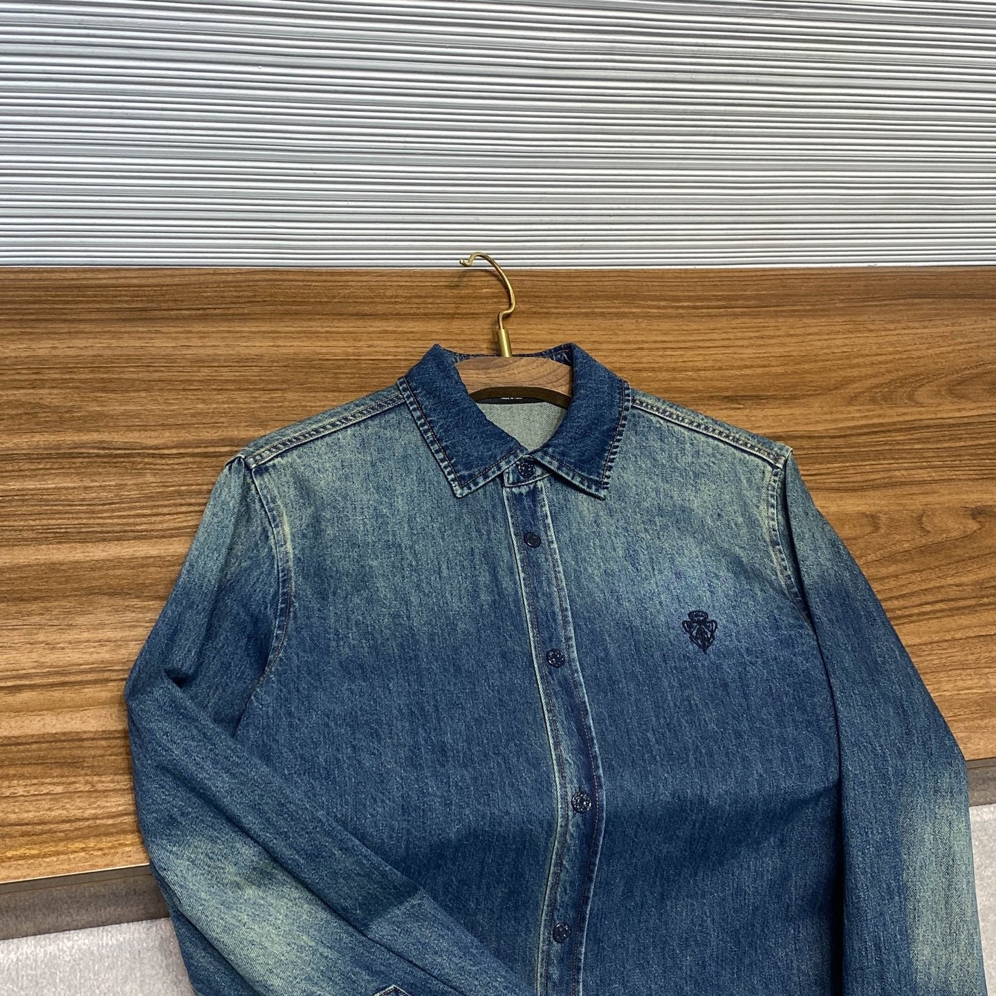 그라데이션 데님 셔츠 (gradient denim shirt)