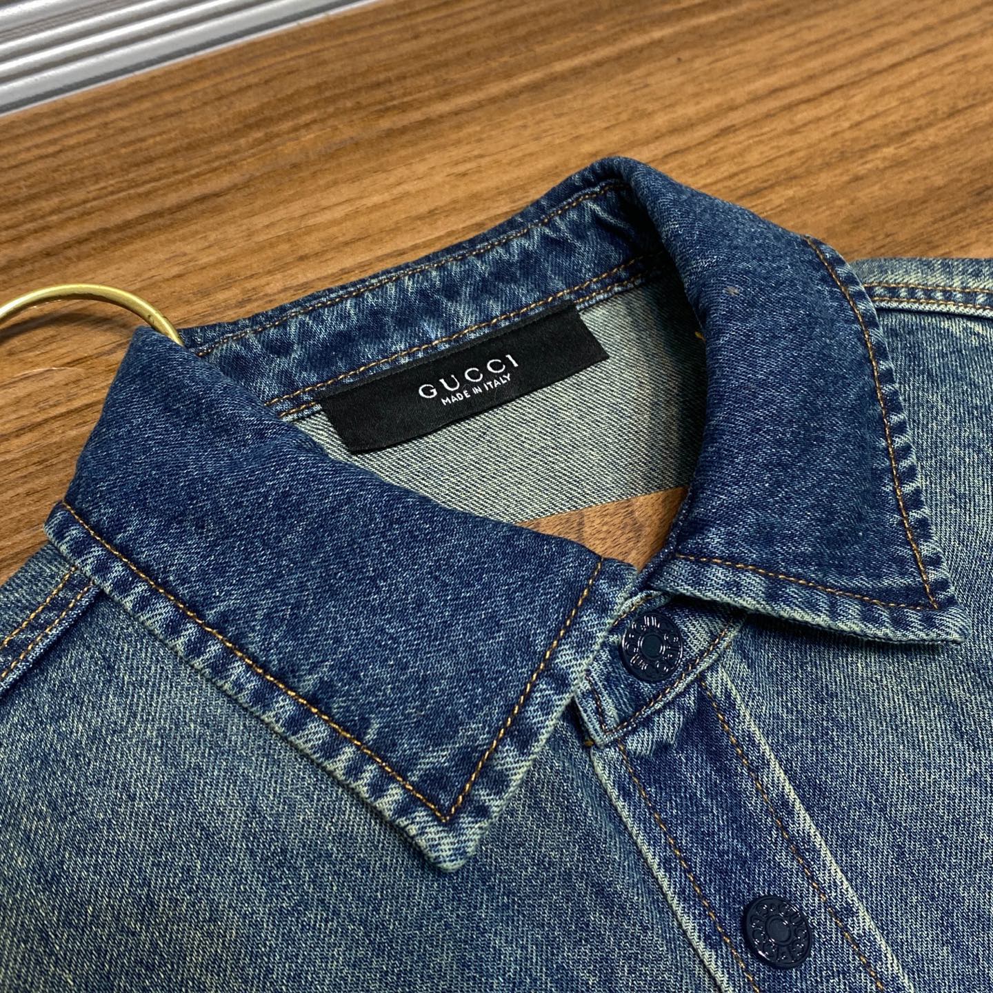 그라데이션 데님 셔츠 (gradient denim shirt)