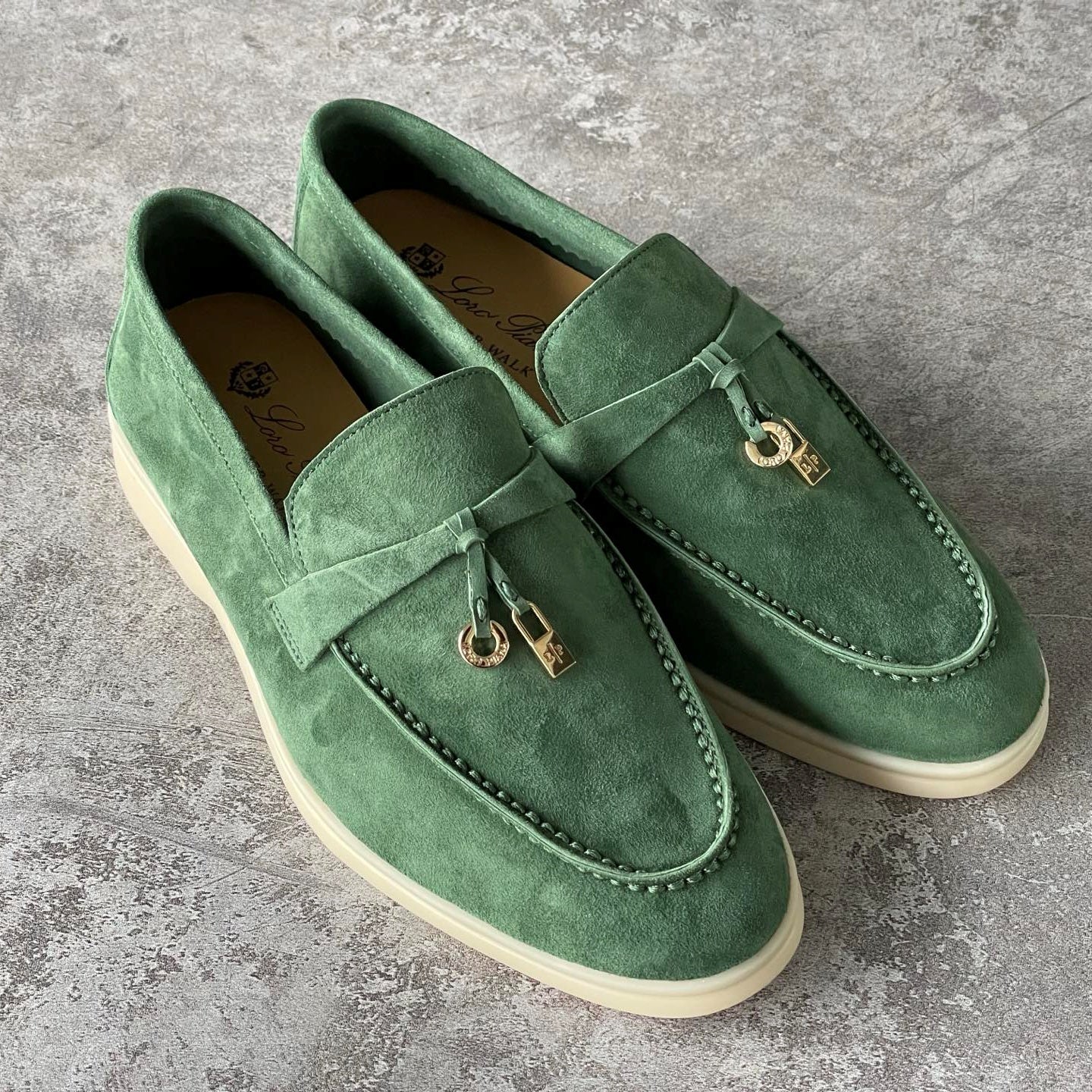 샌드스톤 로퍼 (Sandstone loafers)