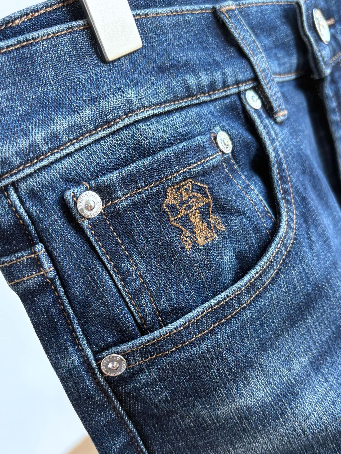 워시드 청바지 (washed jeans)