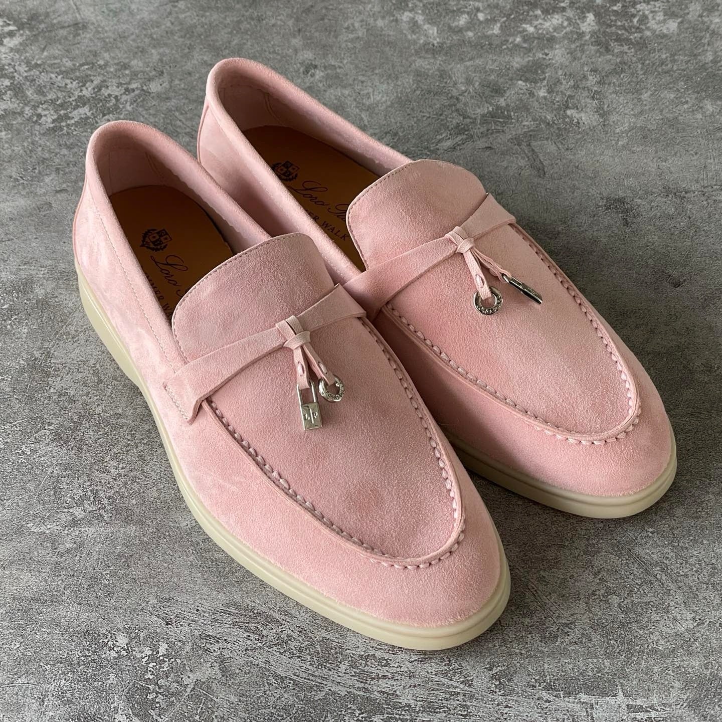 샌드스톤 로퍼 (Sandstone loafers)
