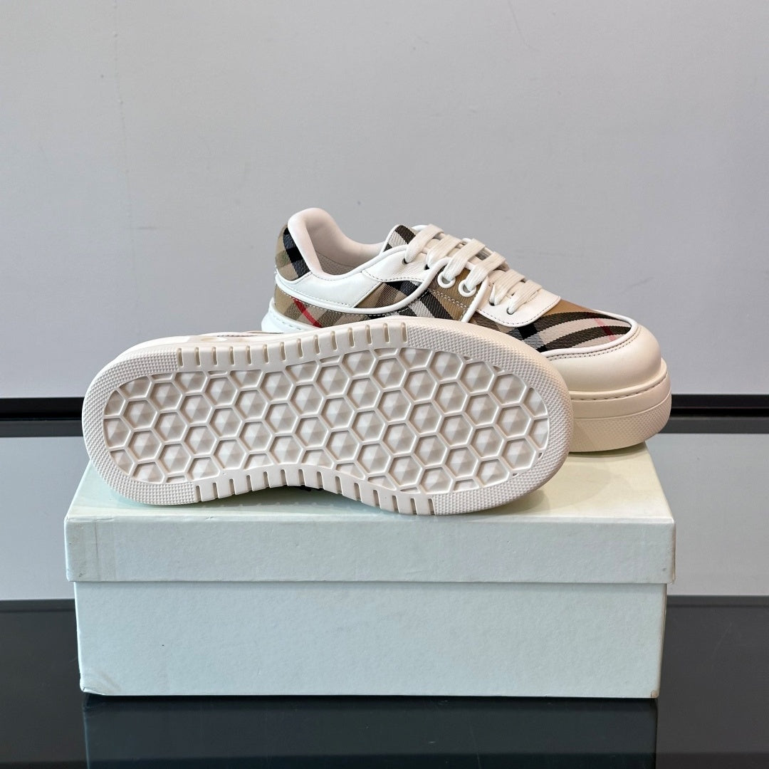 레터링 스니커즈 (Lettering sneakers)