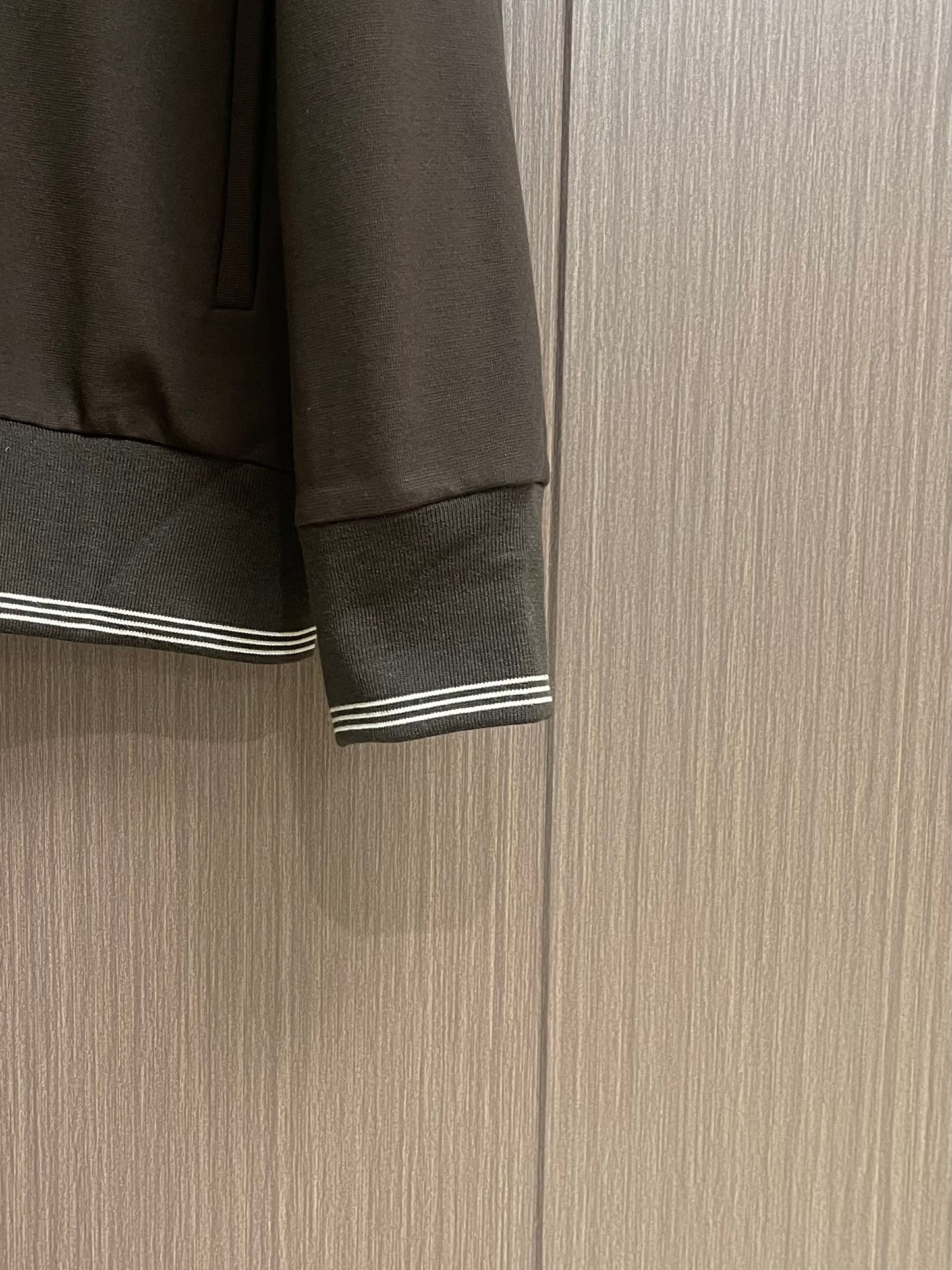 머서라이즈드 트랙수트 (Mercerized tracksuit)
