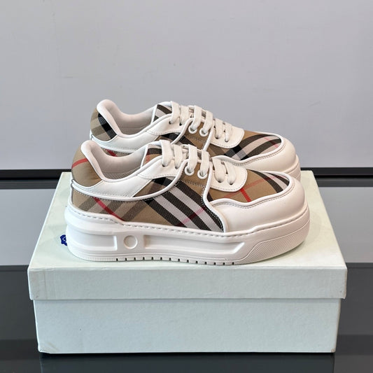 레터링 스니커즈 (Lettering sneakers)