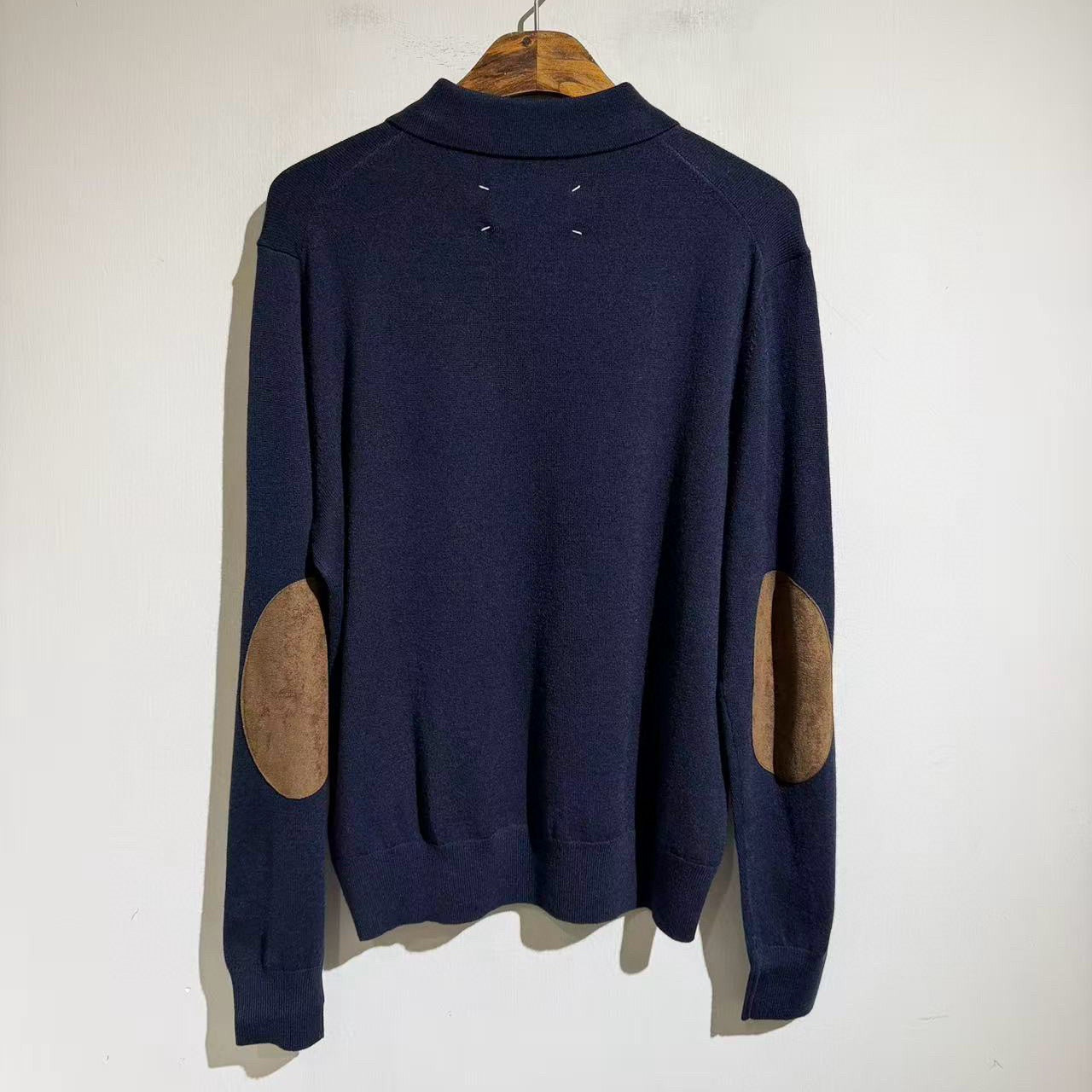 클래식 라펠 니트 (classic lapel knit)