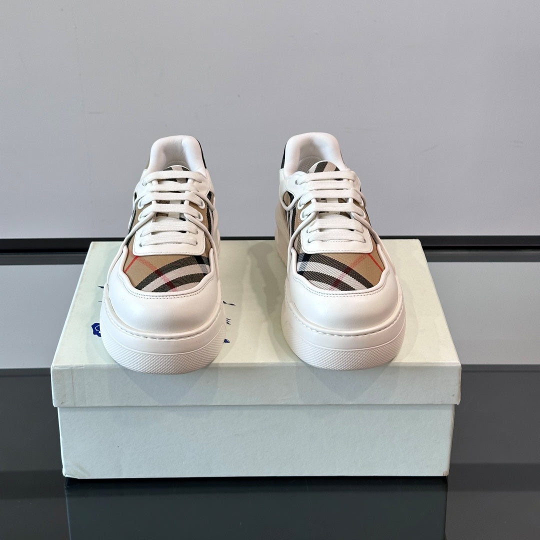 레터링 스니커즈 (Lettering sneakers)
