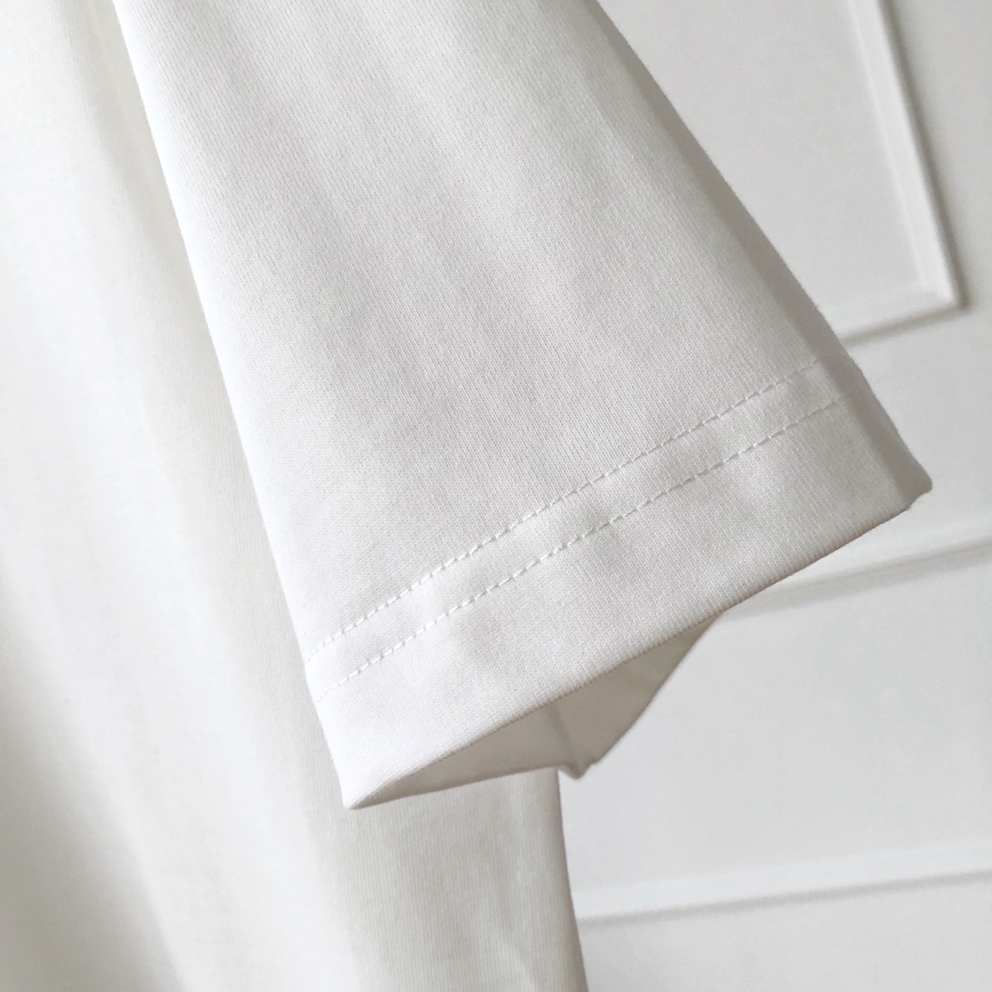 네크라인 티셔츠 (neckline t-shirt)