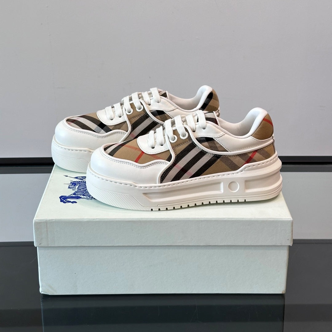레터링 스니커즈 (Lettering sneakers)