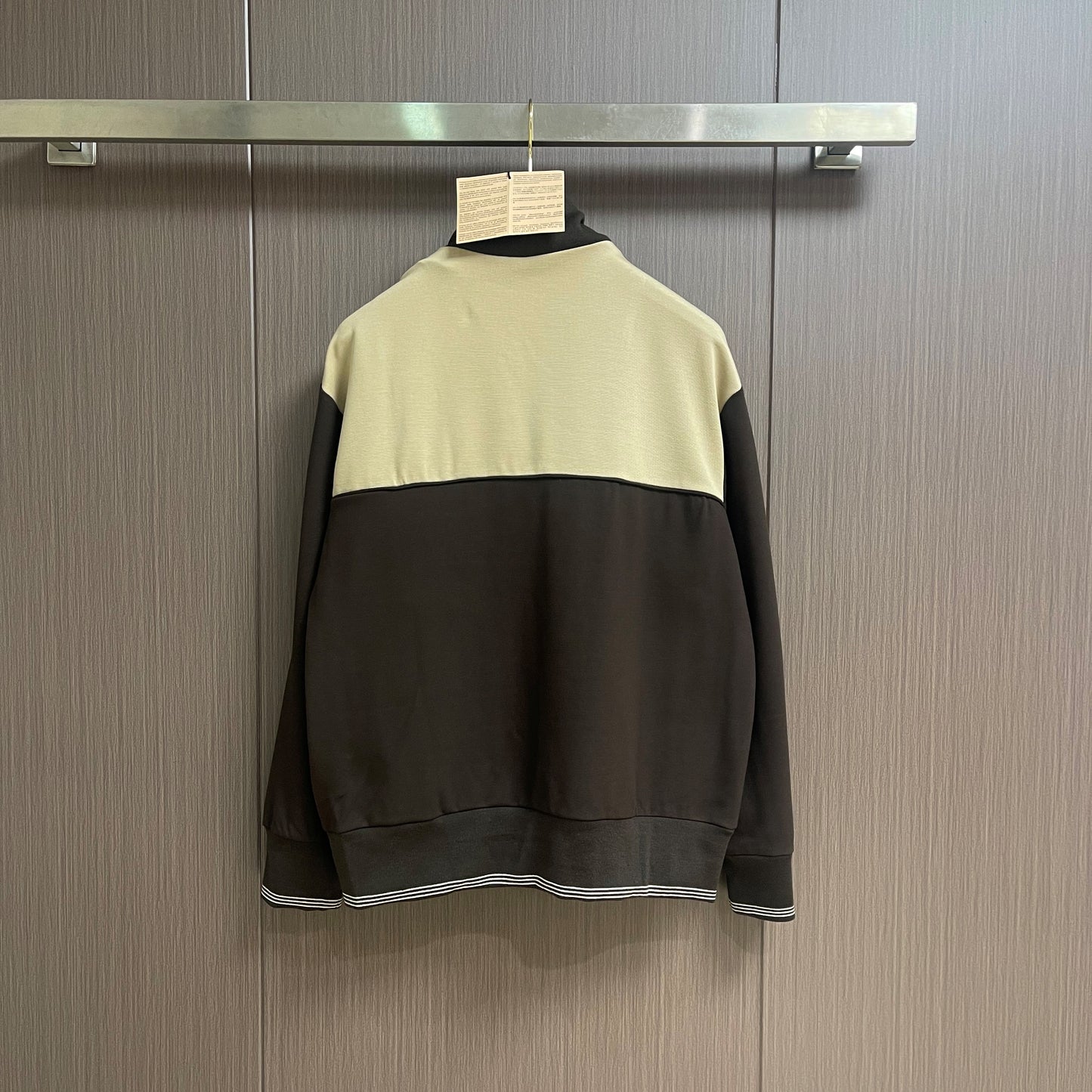 머서라이즈드 트랙수트 (Mercerized tracksuit)