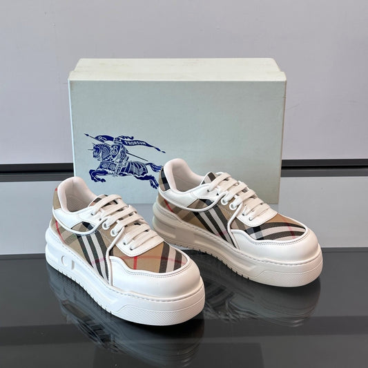 레터링 스니커즈 (Lettering sneakers)