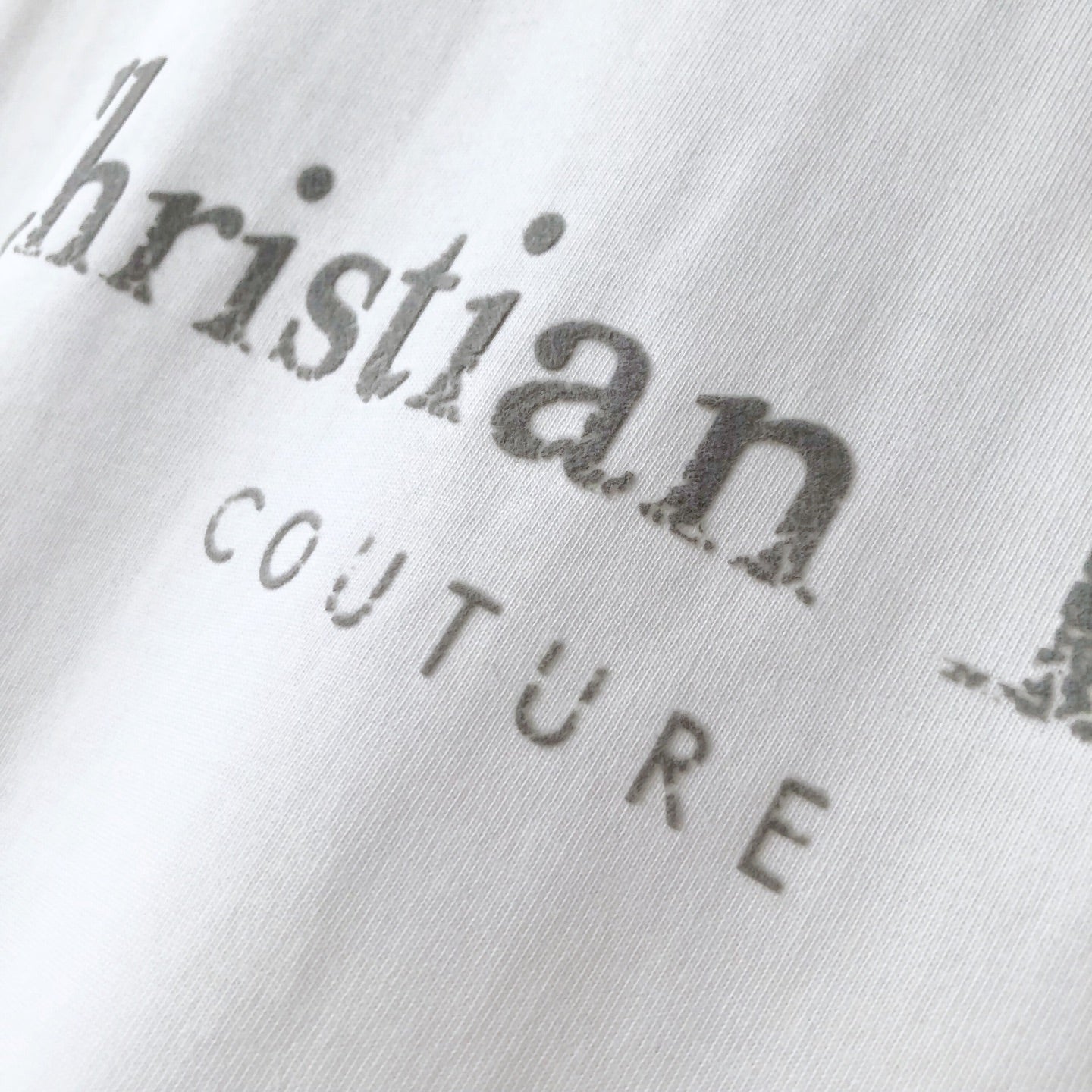 네크라인 티셔츠 (neckline t-shirt)