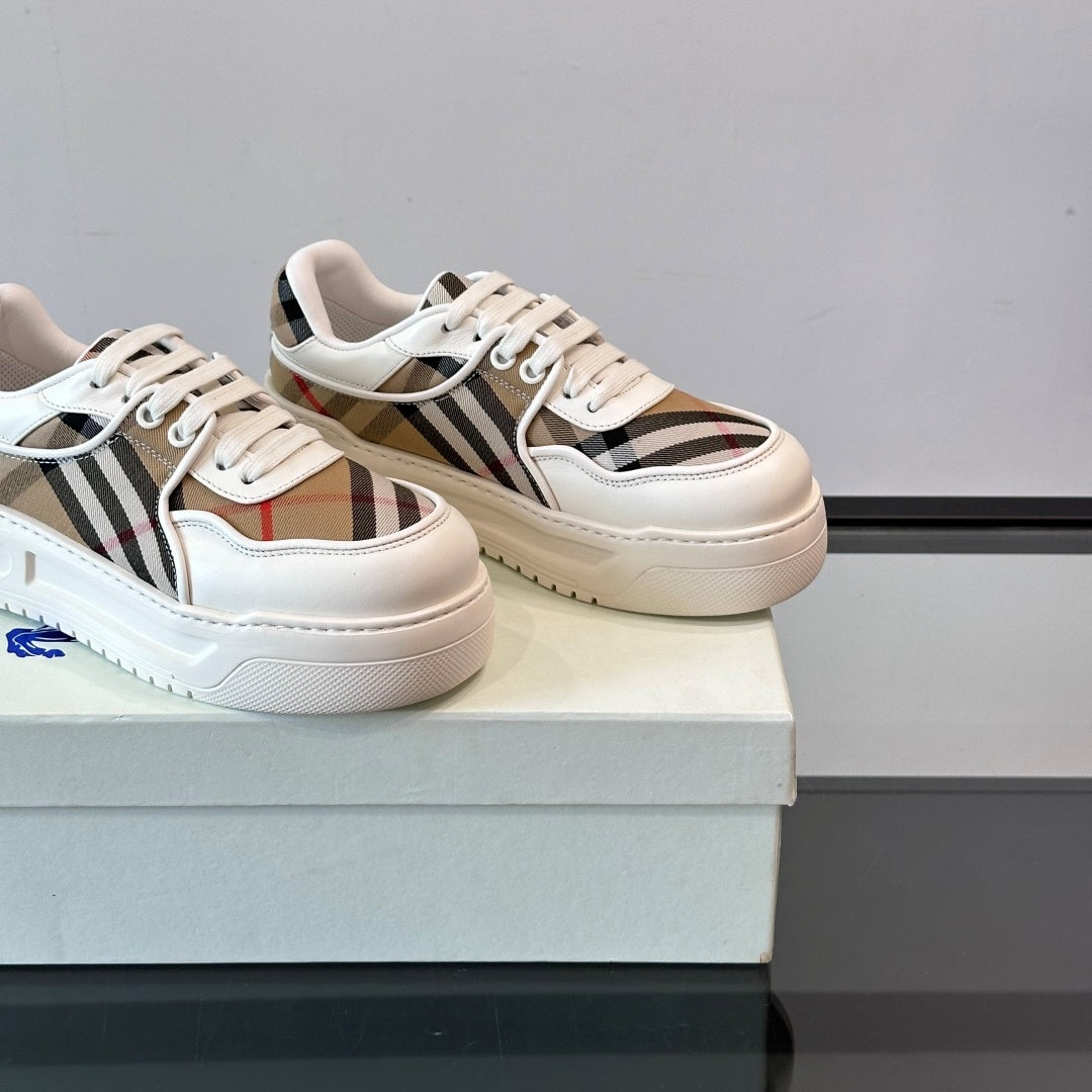 레터링 스니커즈 (Lettering sneakers)