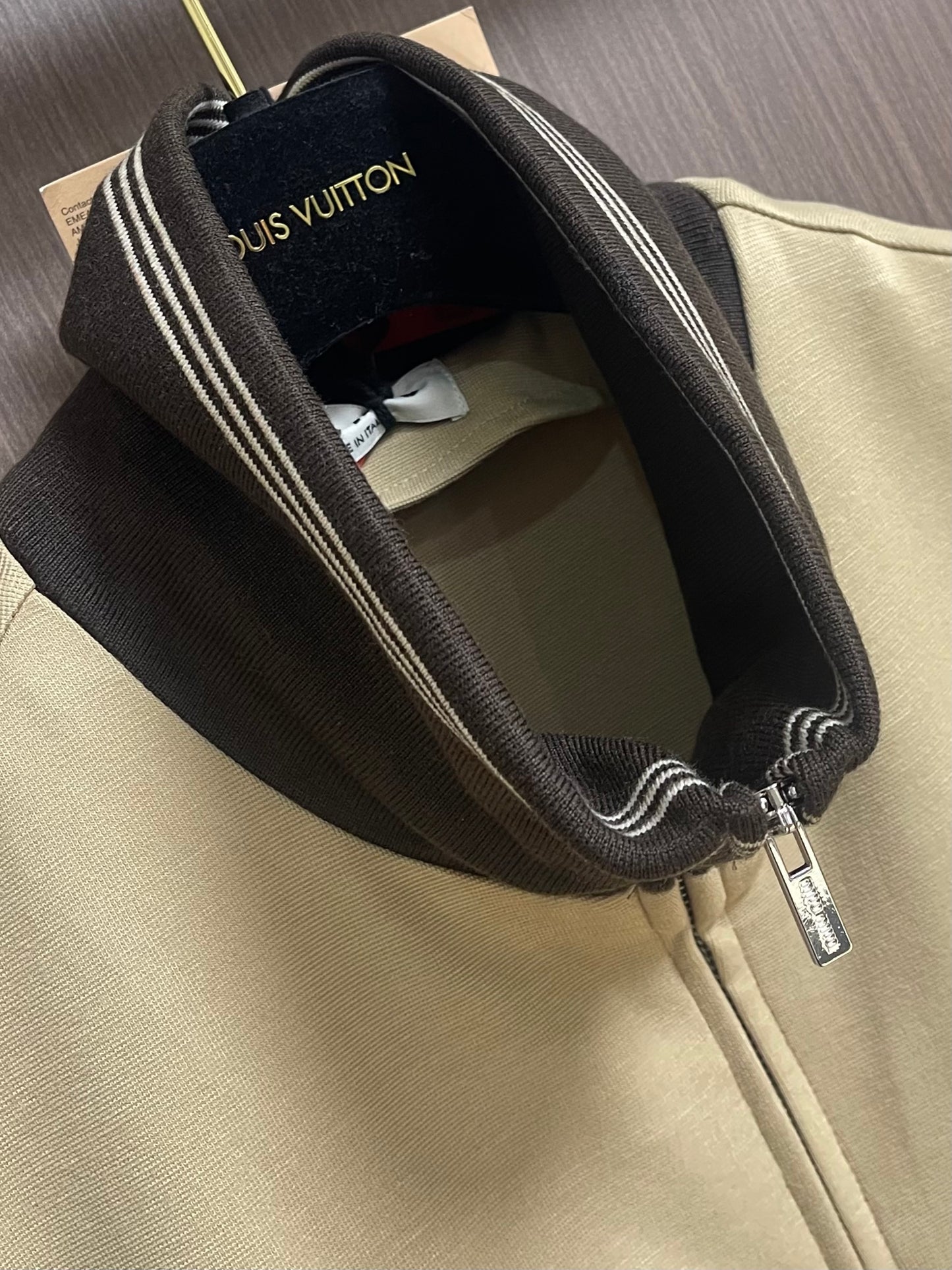 머서라이즈드 트랙수트 (Mercerized tracksuit)