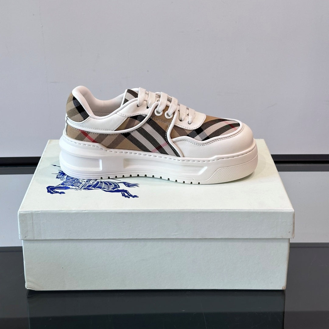 레터링 스니커즈 (Lettering sneakers)