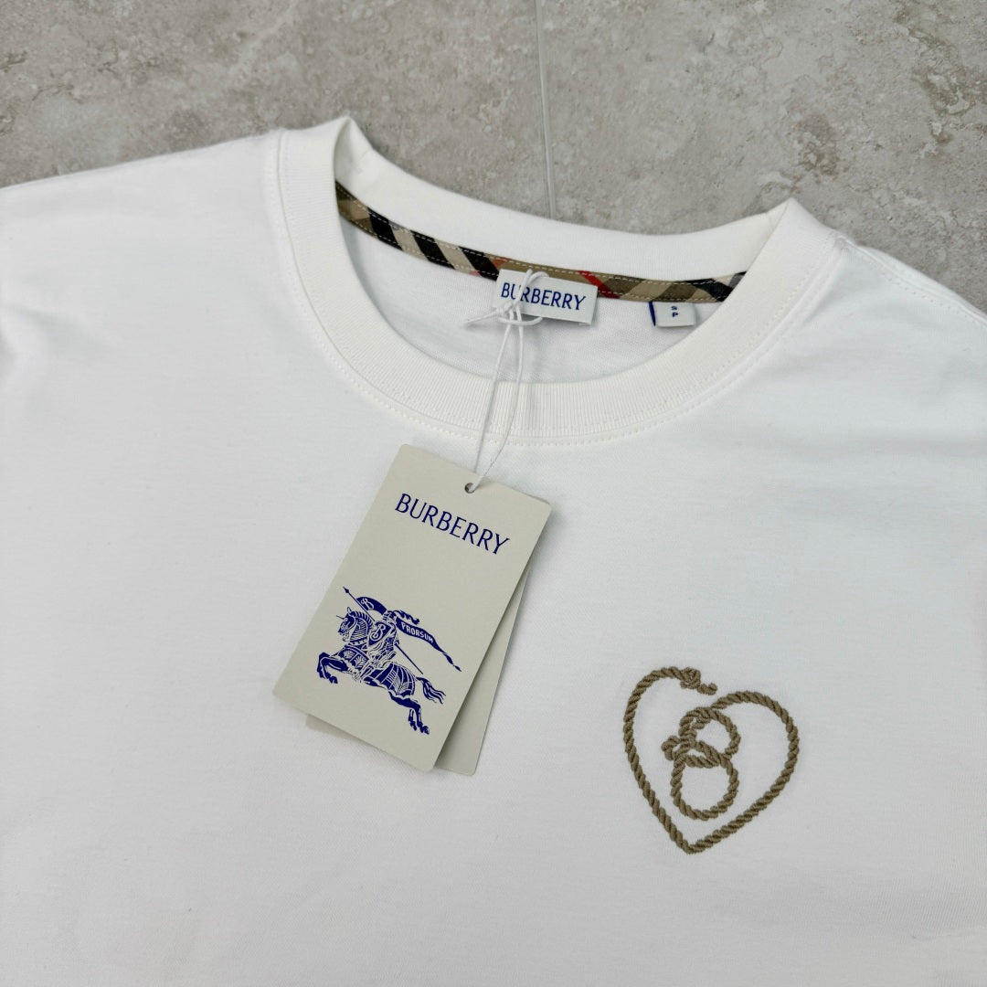 매듭 자수 티셔츠 (knot embroidered t-shirt)