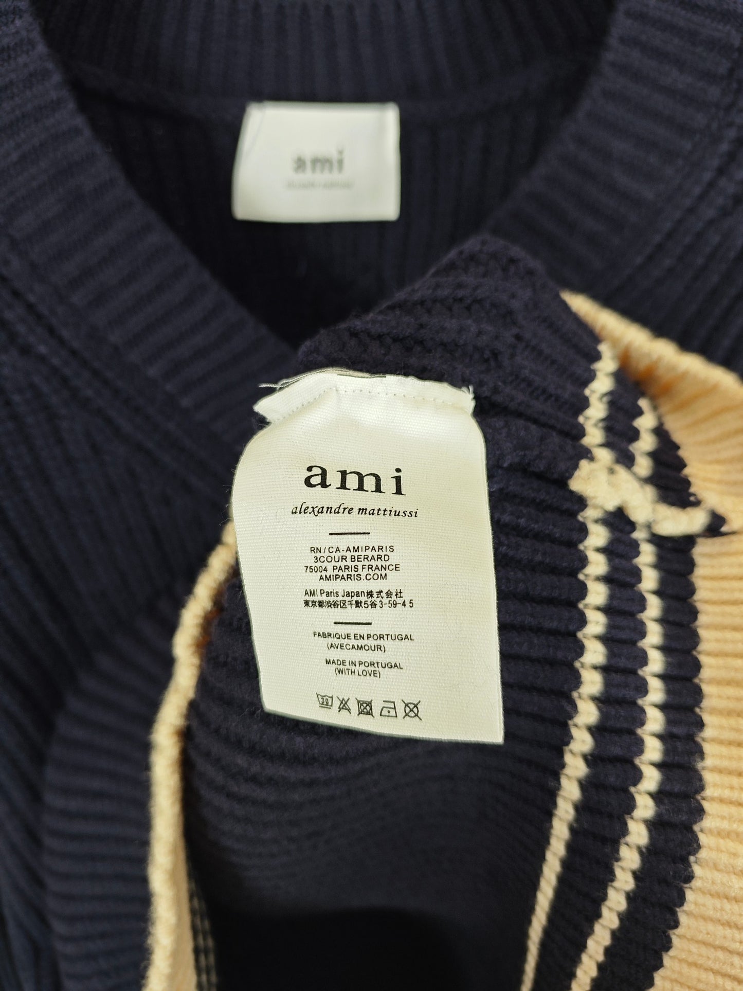 울 맨투맨 (wool sweatshirt)