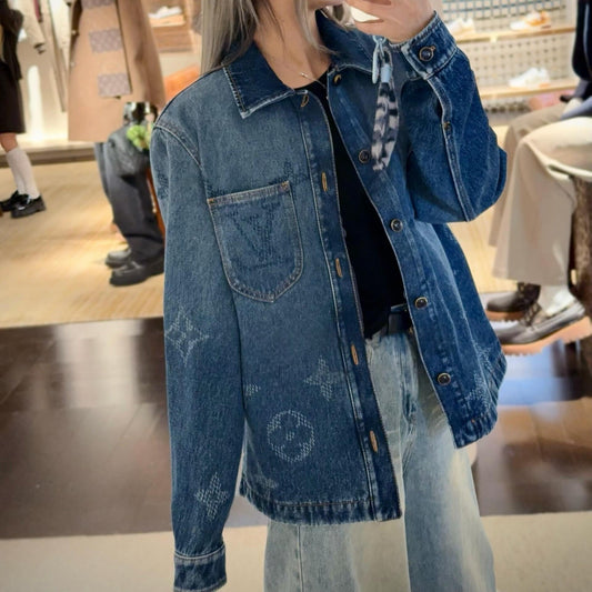 블루 워싱 청자켓 (Blue washed denim jacket)