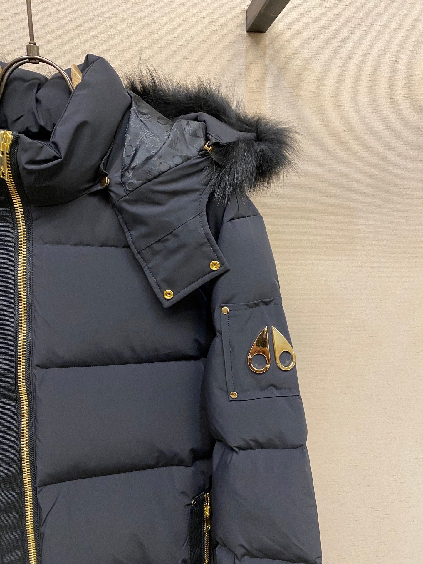 크롭 봄버 다운자켓 (Crop bomber down jacket)