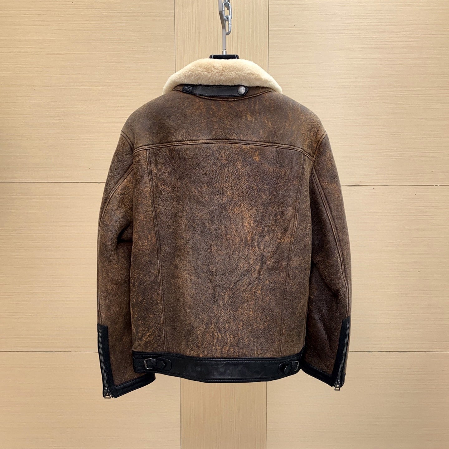 시어링 무스탕 (Shearling Mustang)