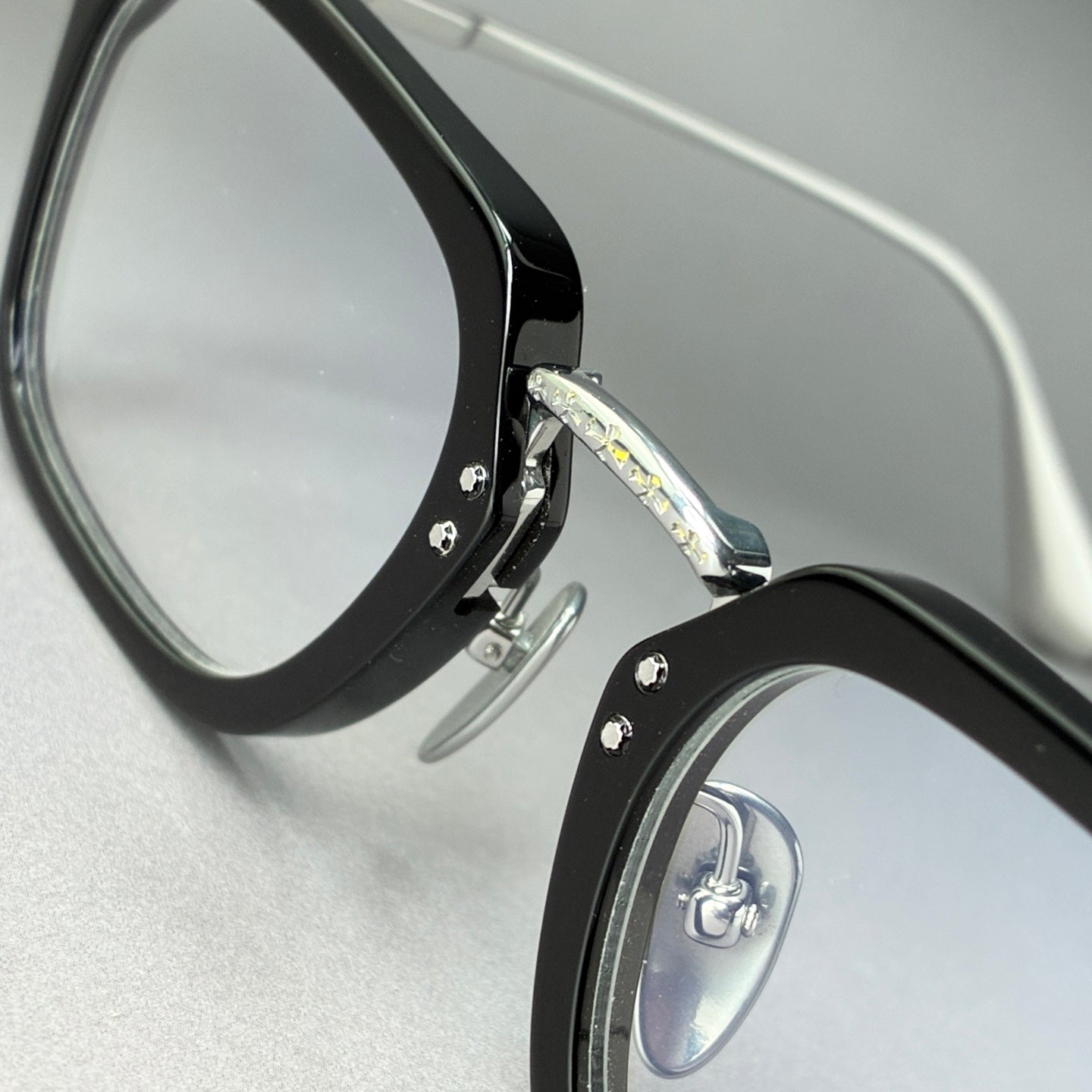 클로아코 안경테 (cloaco glasses)