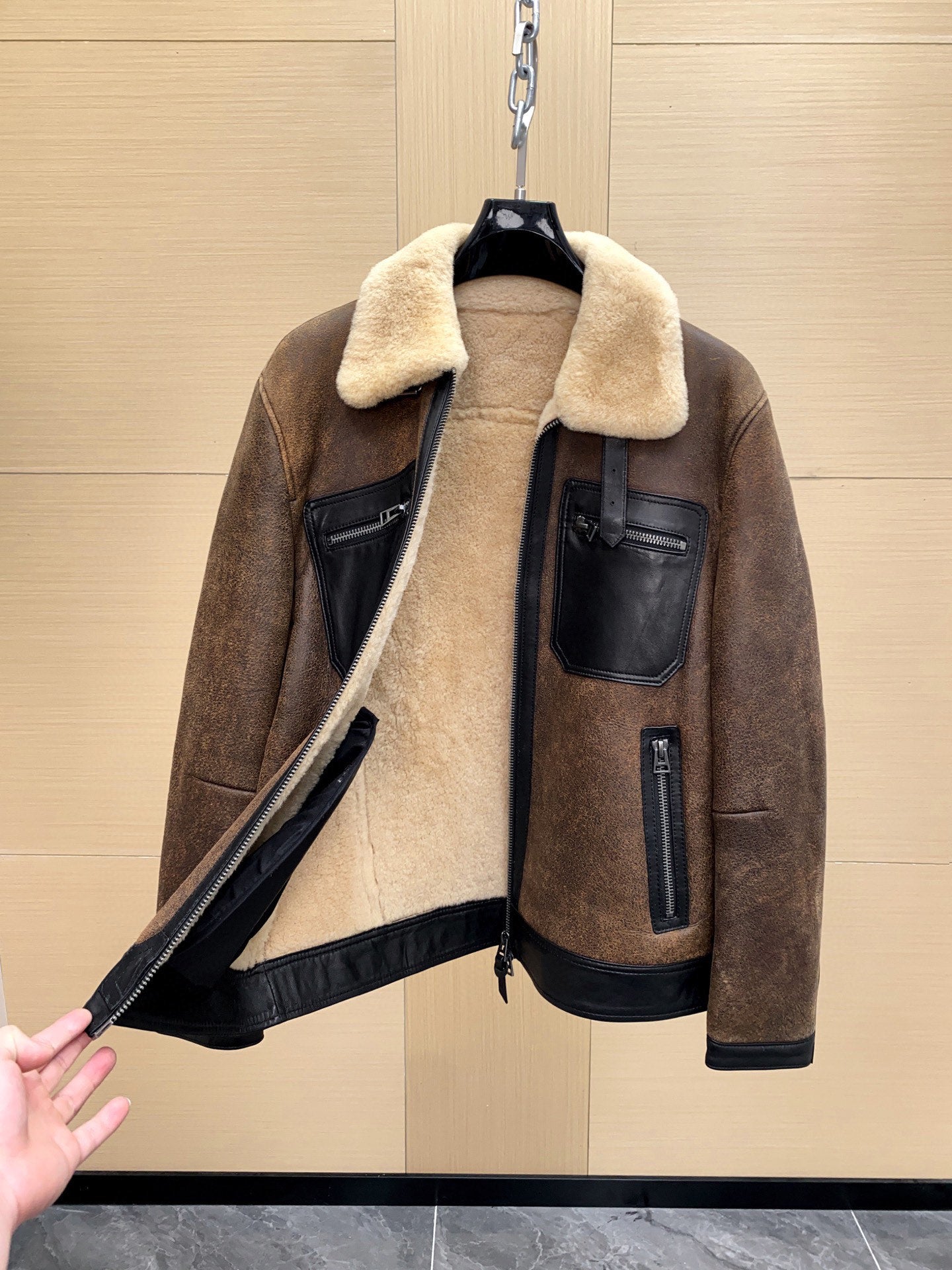 시어링 무스탕 (Shearling Mustang)