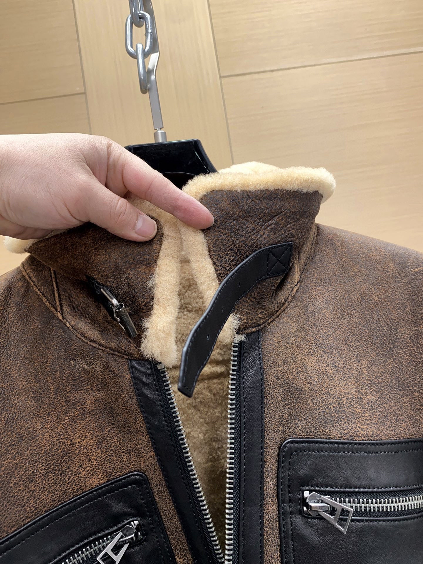 시어링 무스탕 (Shearling Mustang)