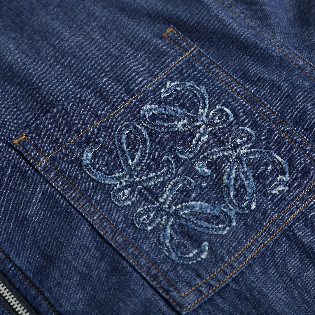 자수 패치 집업 (Embroidered patch zip-up)