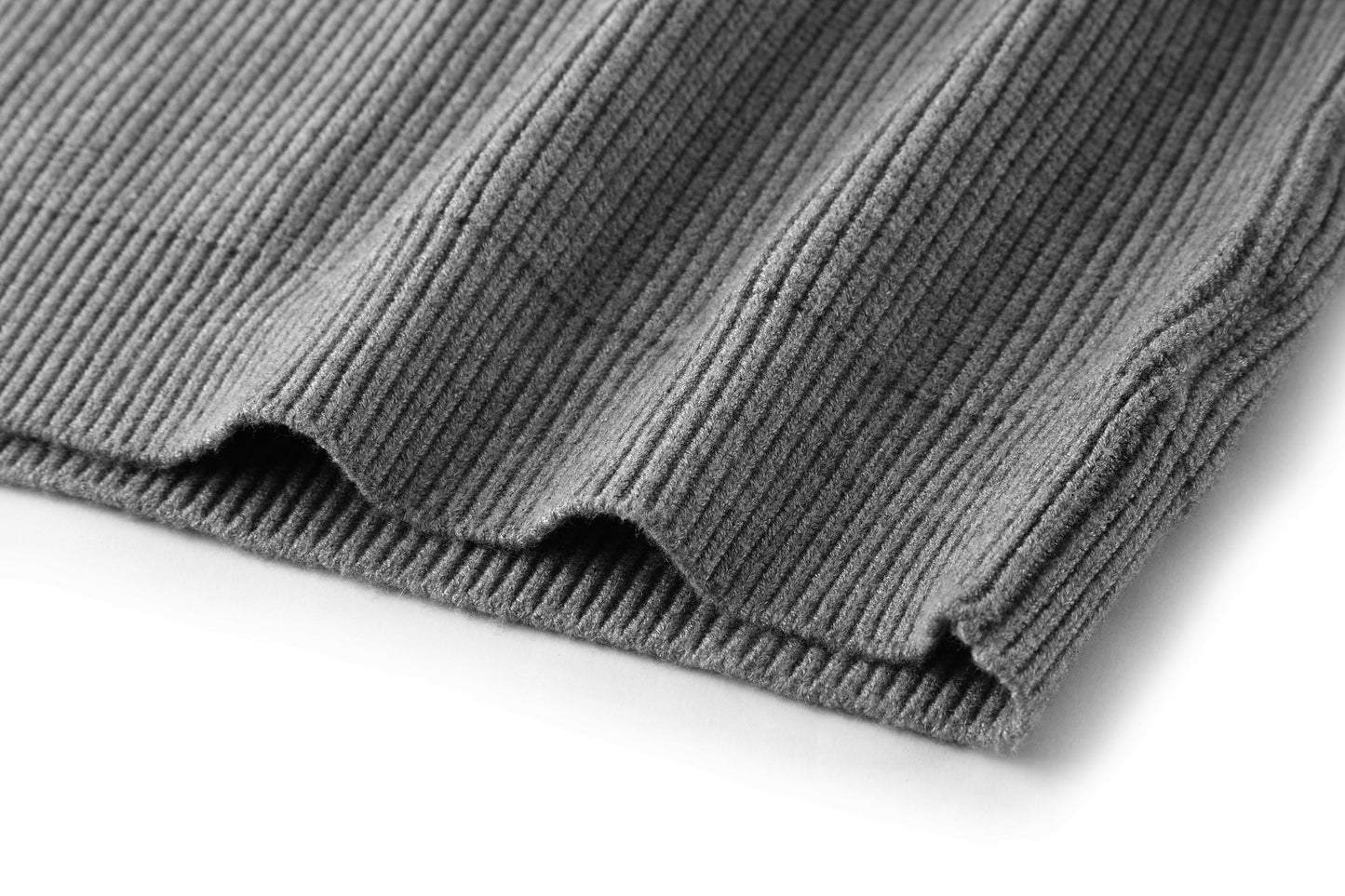 V넥 울 스웨터 (V-neck wool sweater)