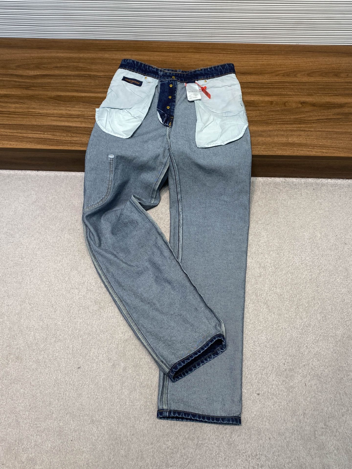 블루 워싱 청바지 (blue washed jeans)