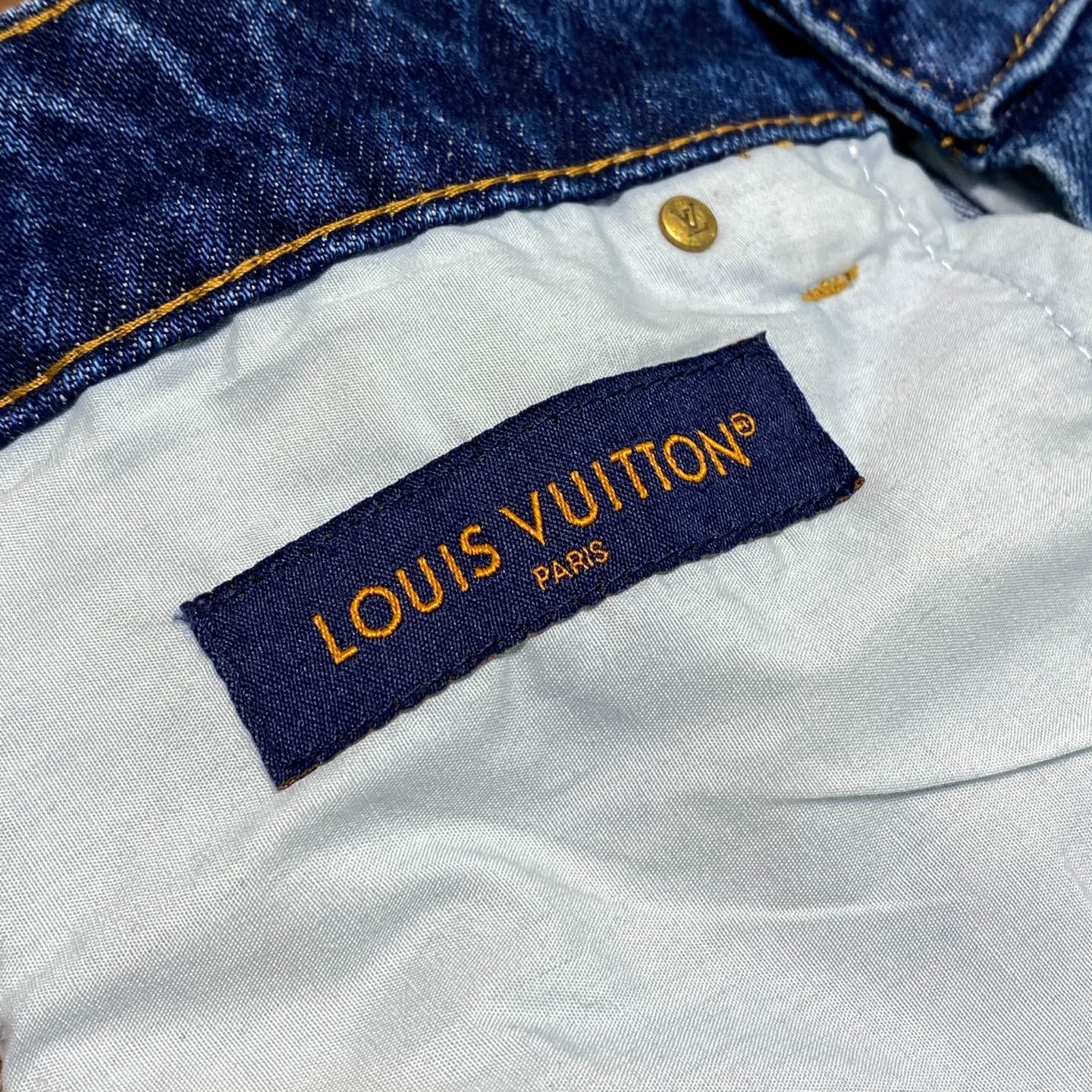 블루 워싱 청바지 (blue washed jeans)