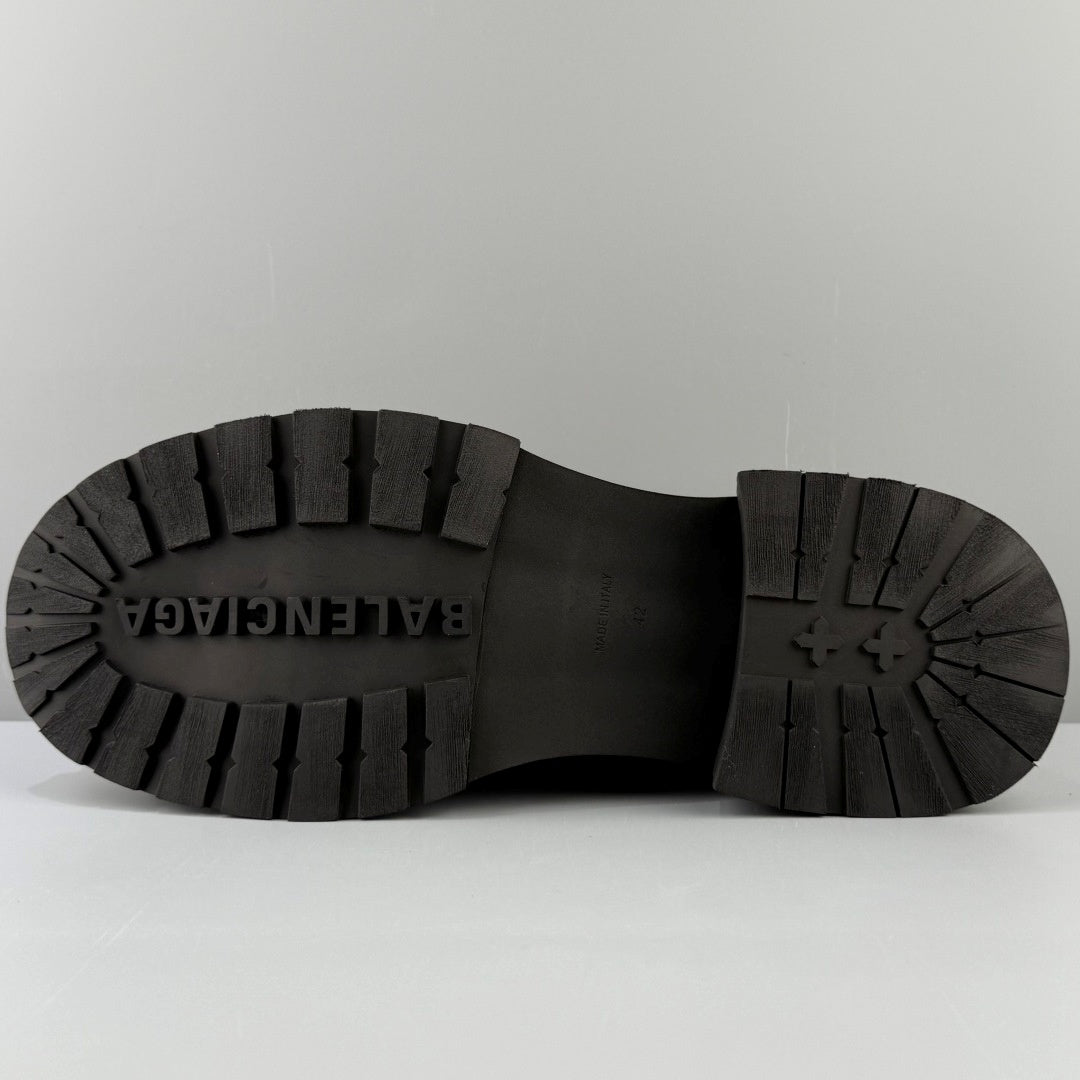 레이스업 더비 슈즈 (Lace-up derby shoes)