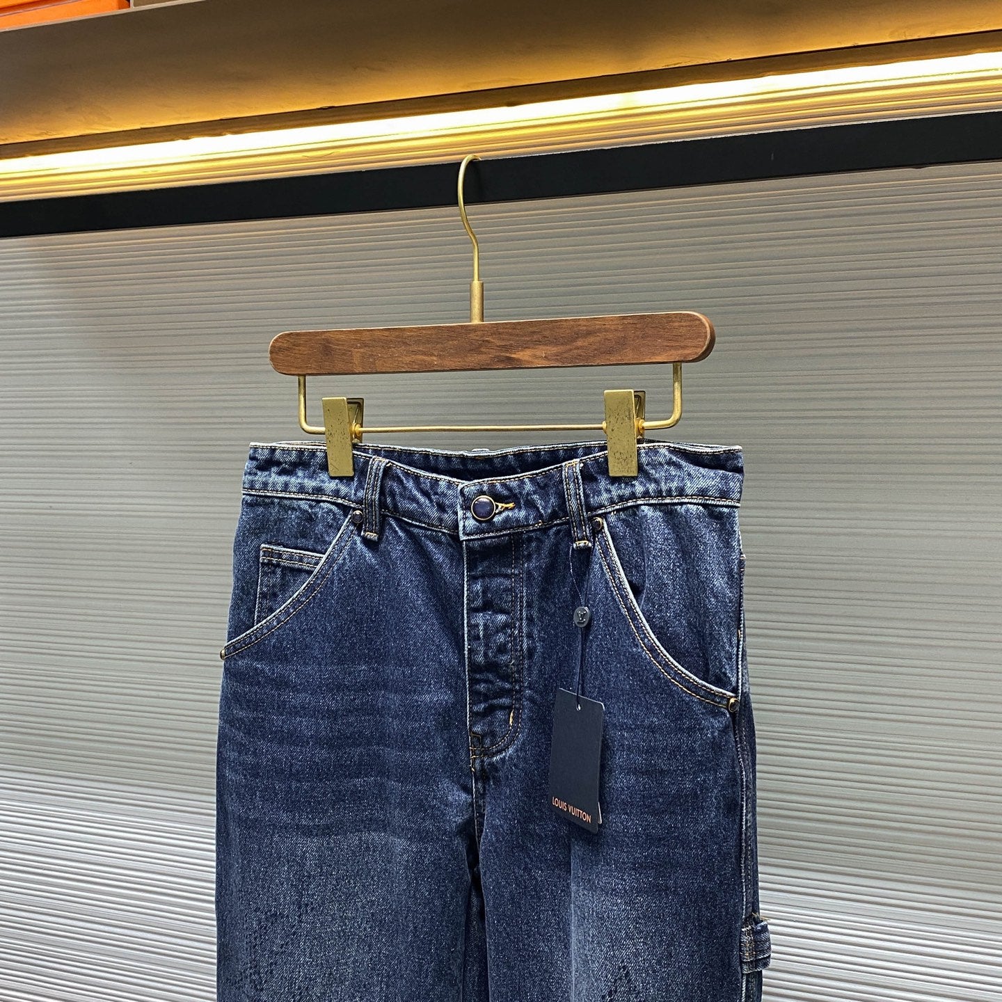 블루 워싱 청바지 (blue washed jeans)