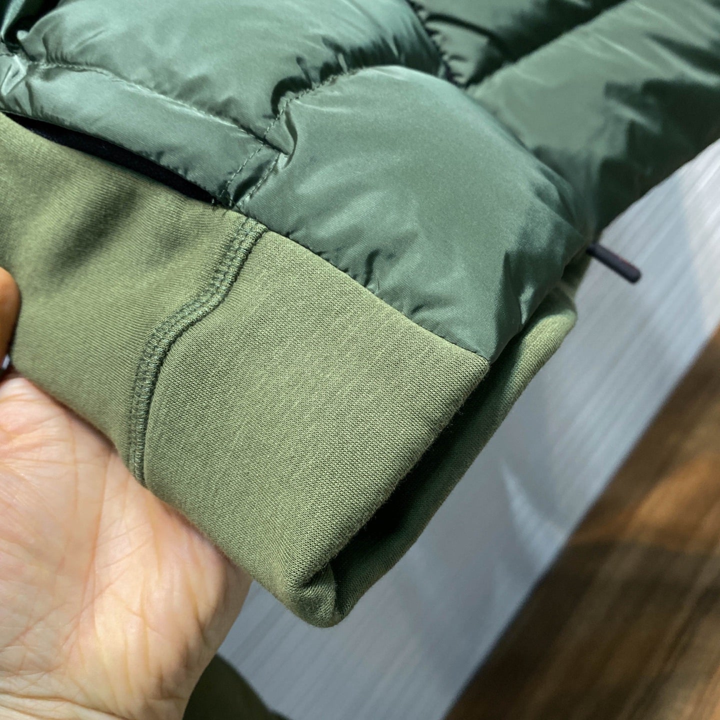 우븐 경량패딩 (Lightweight Woven Puffer Jacket)