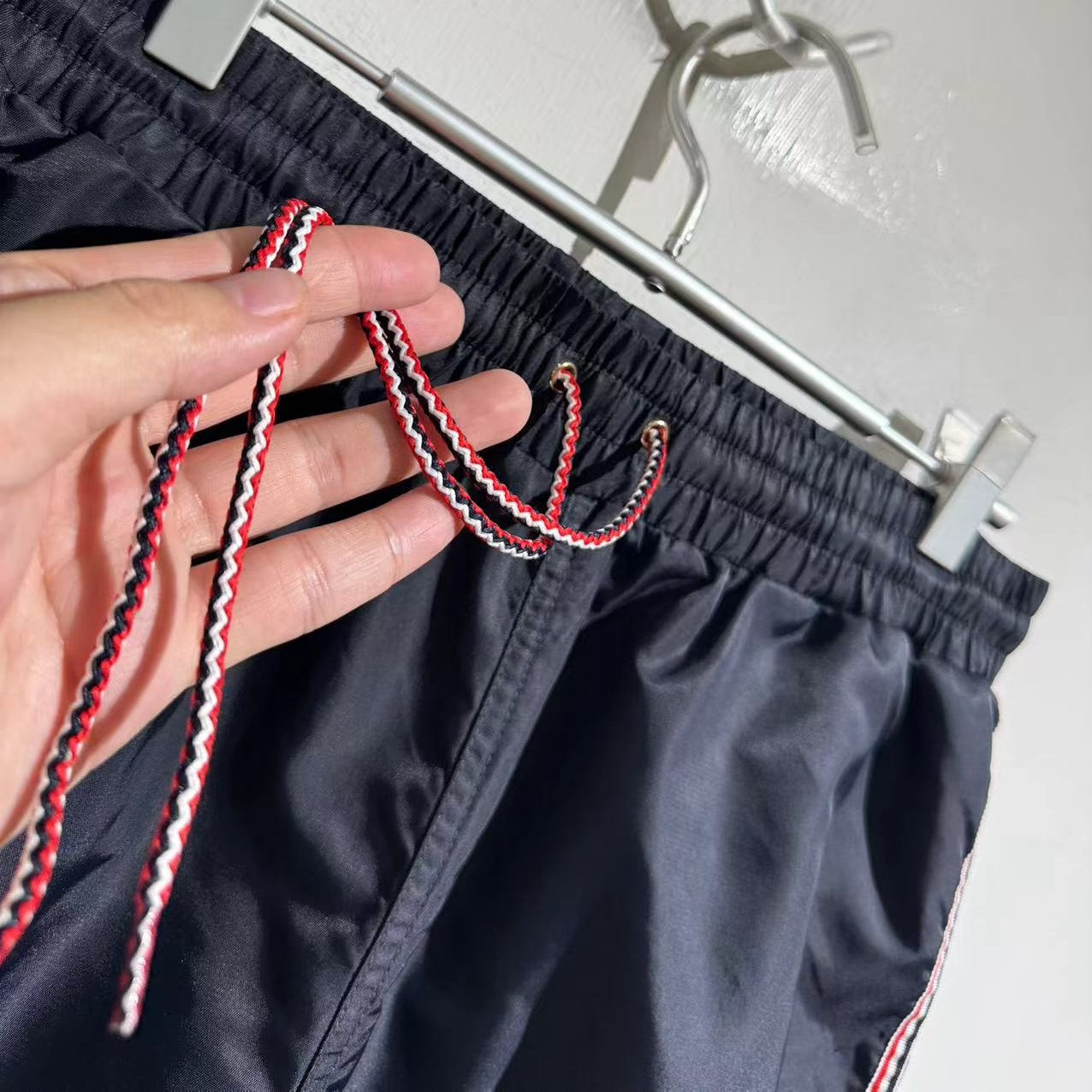 틴셀 반바지 (tinsel shorts)
