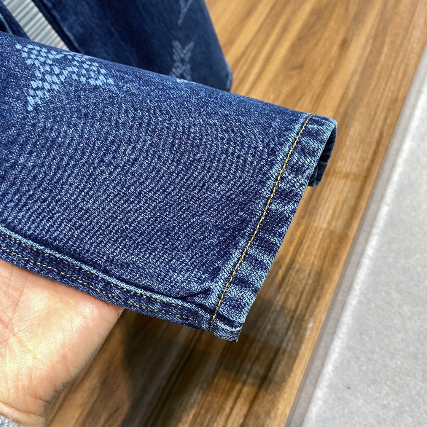 블루 워싱 청바지 (blue washed jeans)
