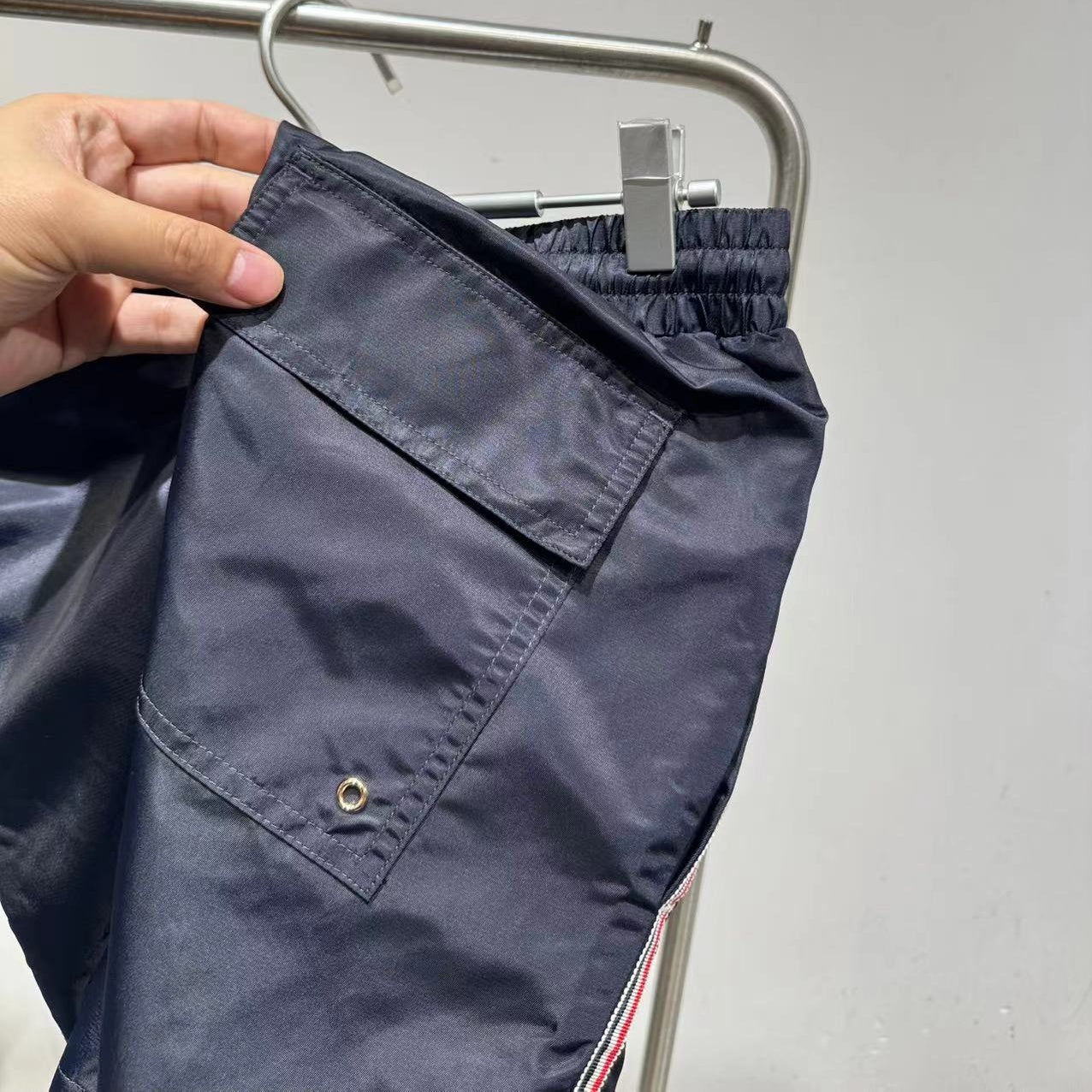 틴셀 반바지 (tinsel shorts)