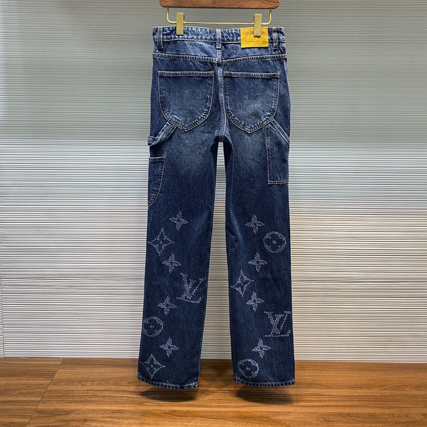 블루 워싱 청바지 (blue washed jeans)