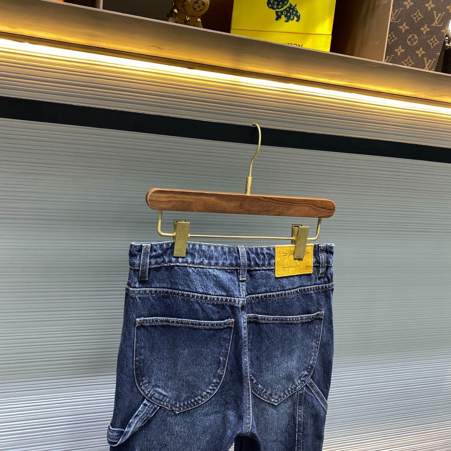 블루 워싱 청바지 (blue washed jeans)