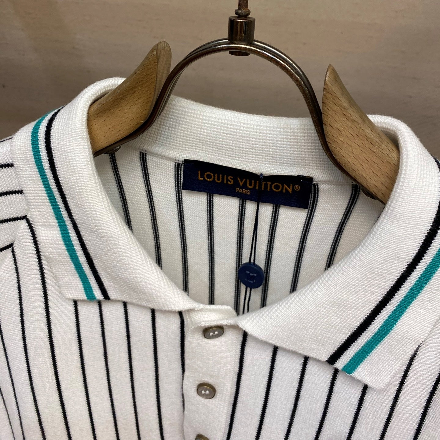 레터 배지 반팔티셔츠 (Letter badge short-sleeve T-shirt)