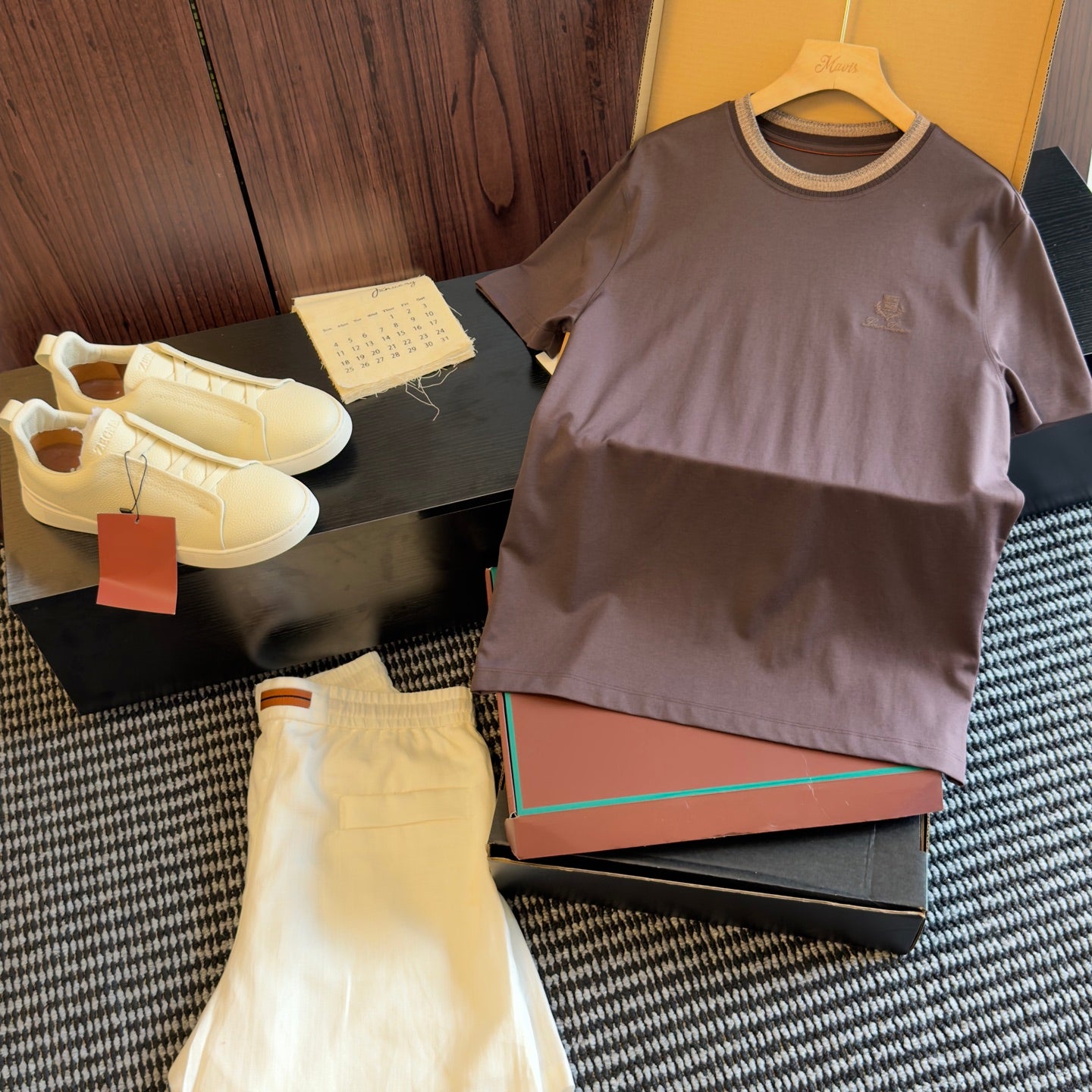 골지 칼라 반팔티셔츠 (ribbed collar short-sleeve t-shirt)