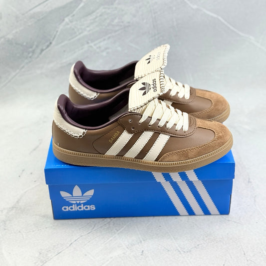 웨일즈 스니커즈 (Wales Sneakers)