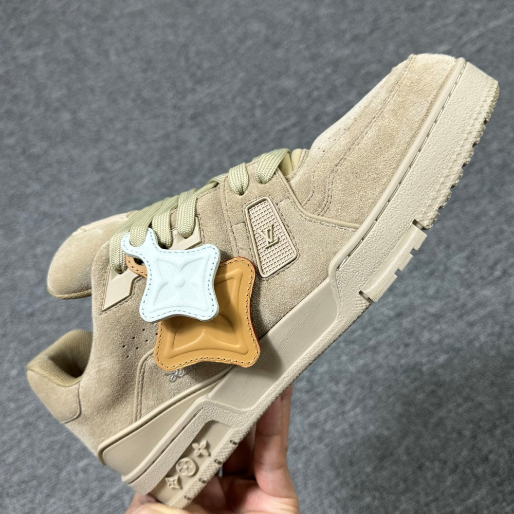 트레이너 스니커즈 (Trainer sneakers)