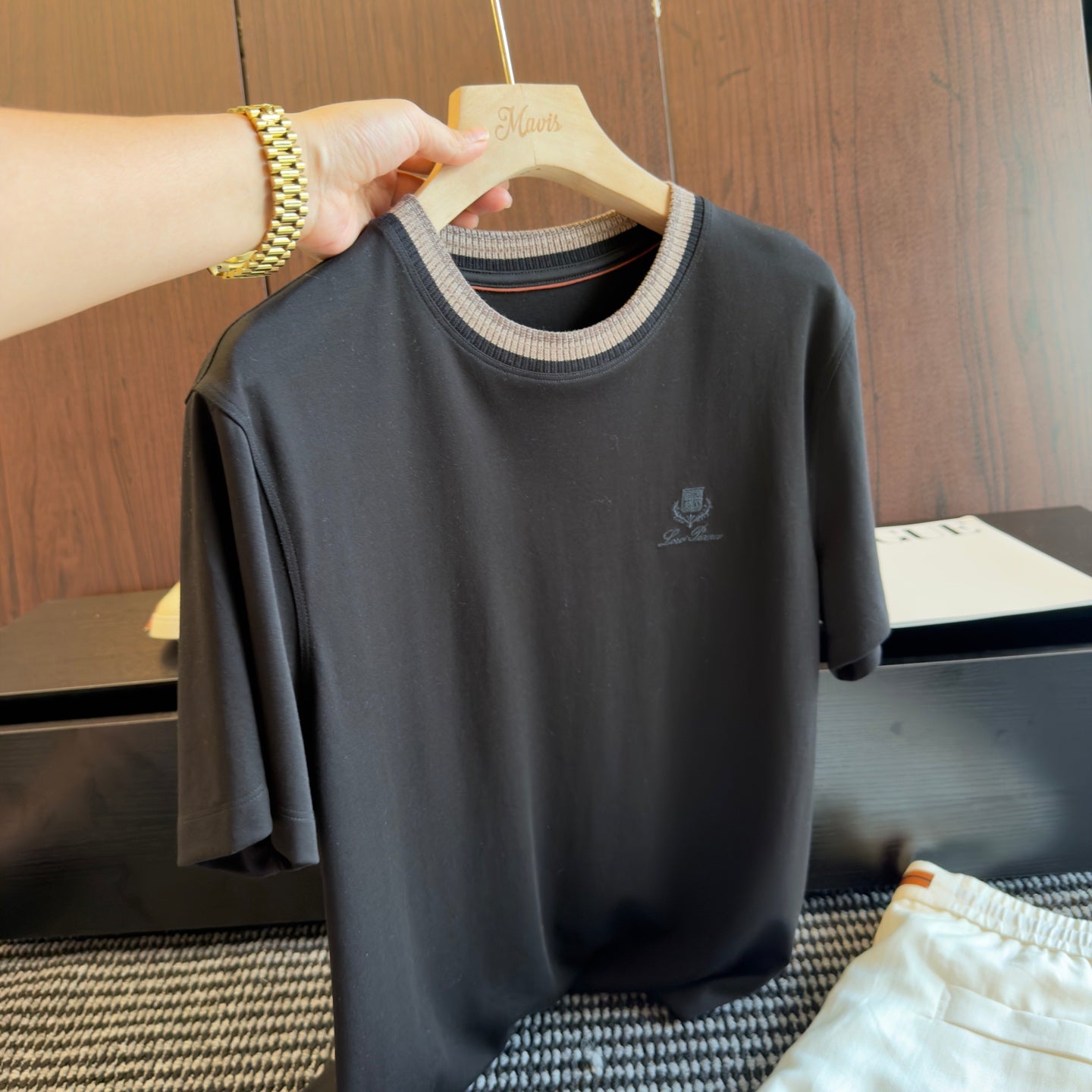 골지 칼라 반팔티셔츠 (ribbed collar short-sleeve t-shirt)