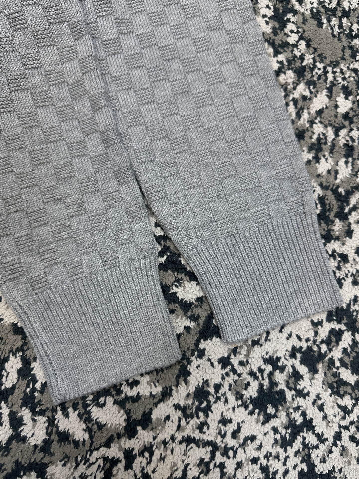 미니다미에 니트티 (Mini Damier knit sweater)