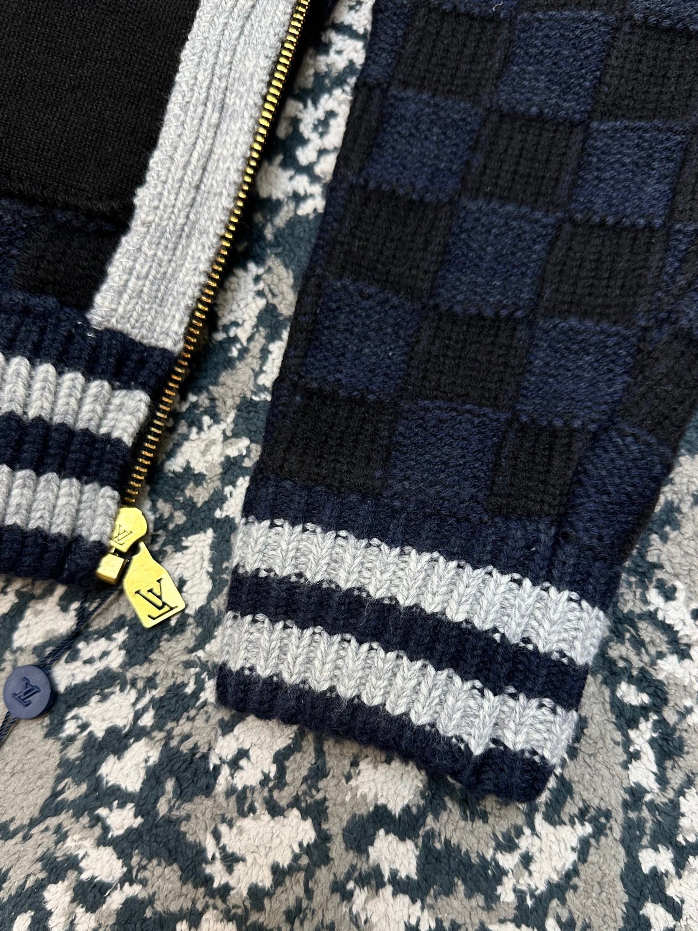 다미에 니트가디건 (Damier knit cardigan)