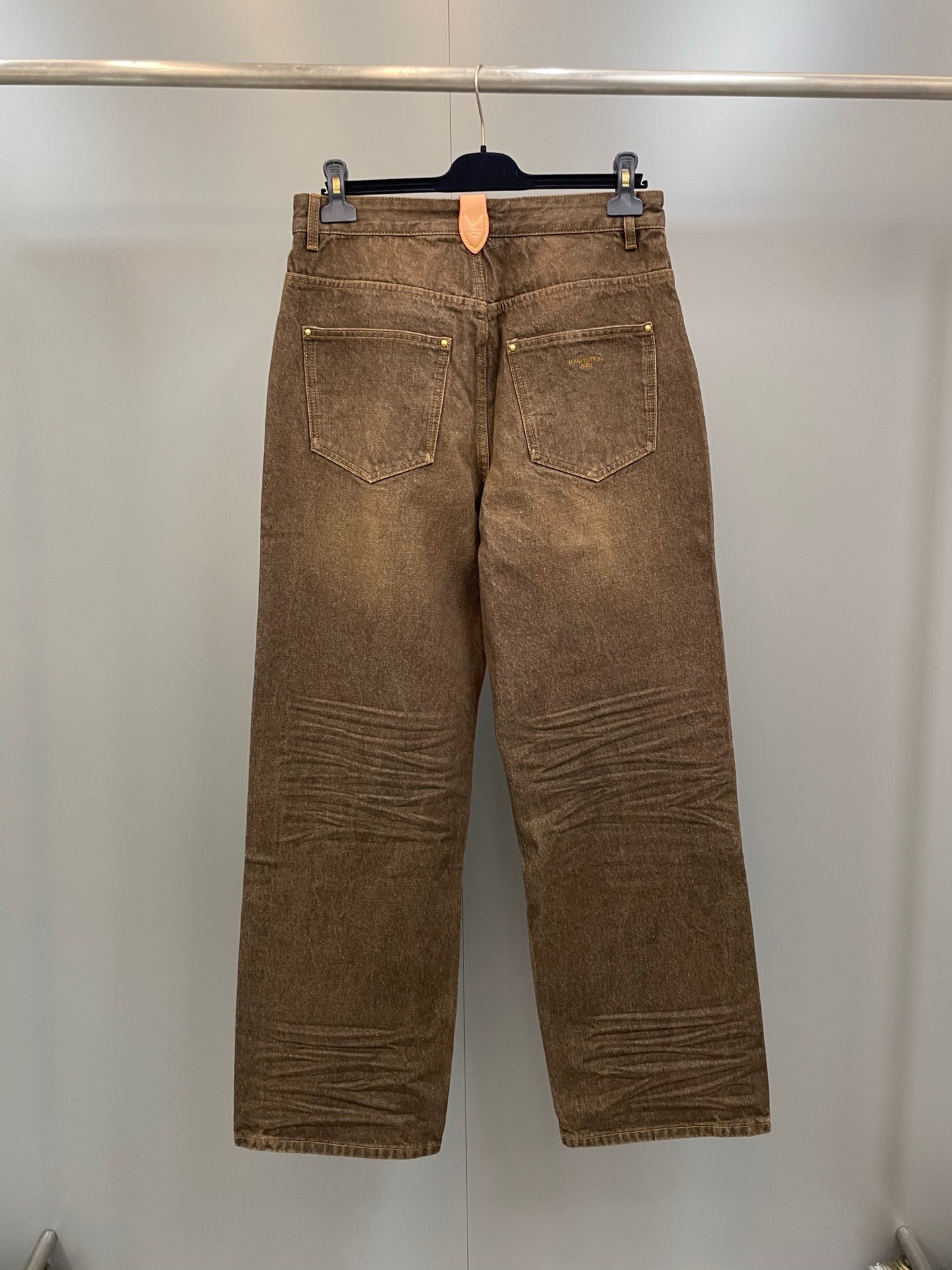 브론즈 데님 재킷, 청바지 (Bronze denim jacket, jeans)